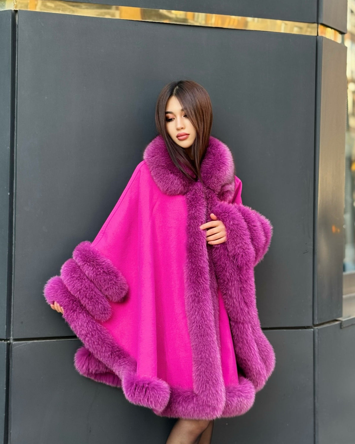 Women’s Fuchsia Cashmere Cape With Genuine Fox Fur Trim
