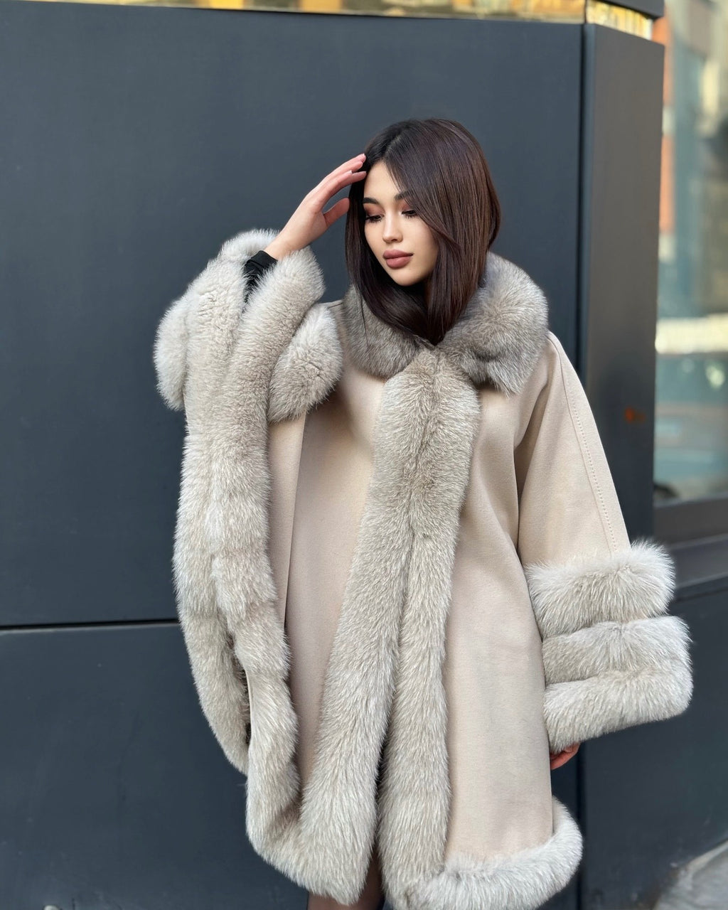 Women’s Beige Cashmere Cape With Genuine Fox Fur Trim