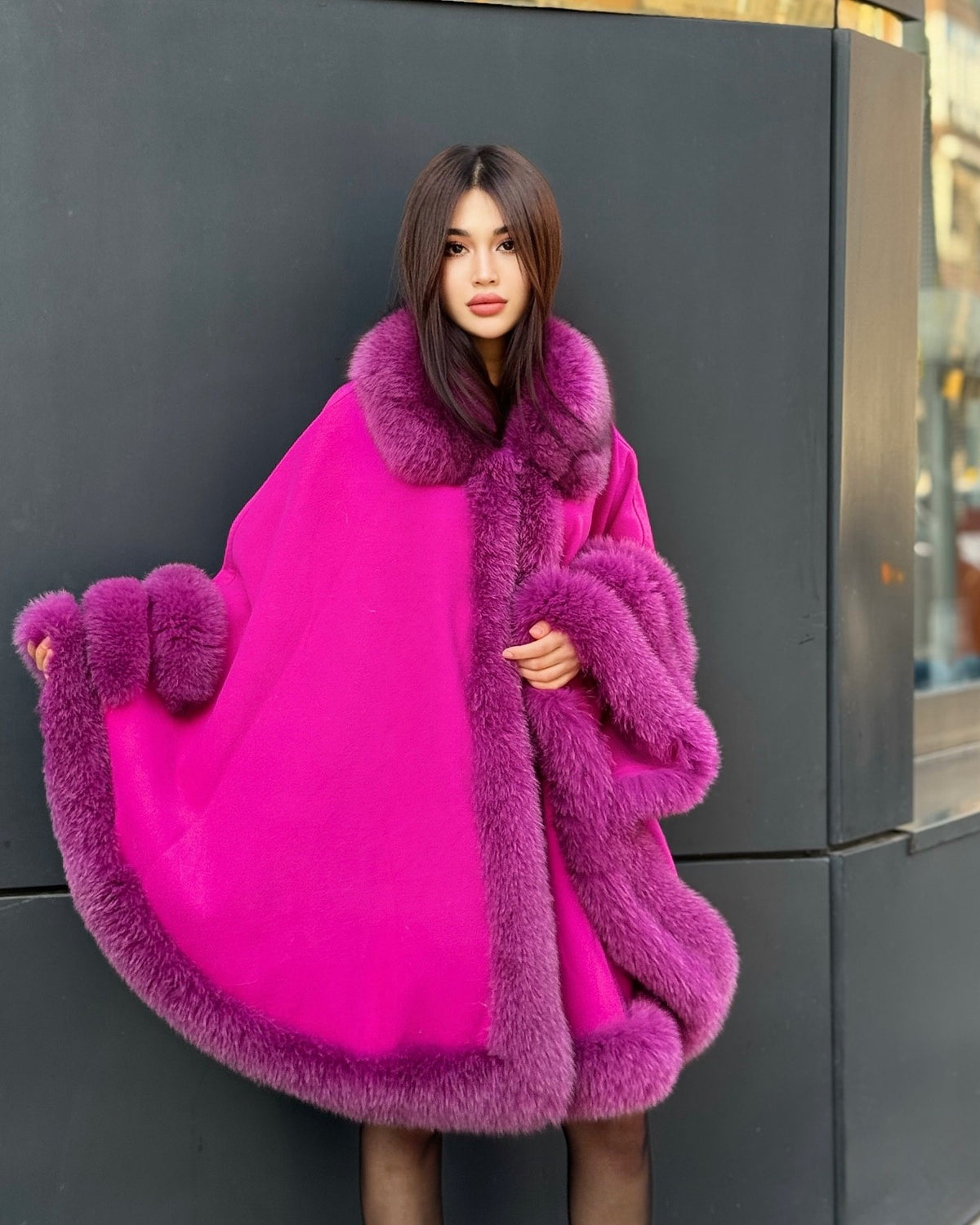 Women’s Fuchsia Cashmere Cape With Genuine Fox Fur Trim