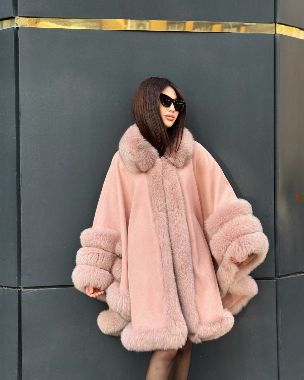 Women’s Pink Cashmere Cape With Genuine Fox Fur Trim