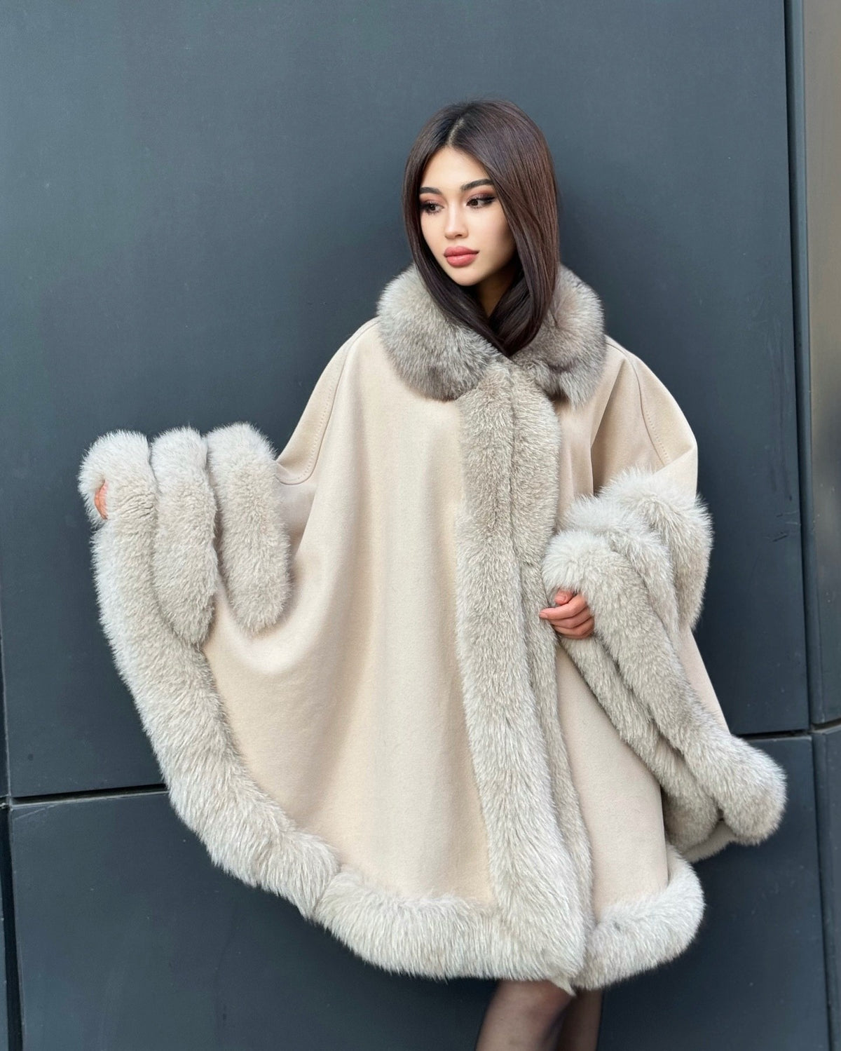 Women’s Beige Cashmere Cape With Genuine Fox Fur Trim
