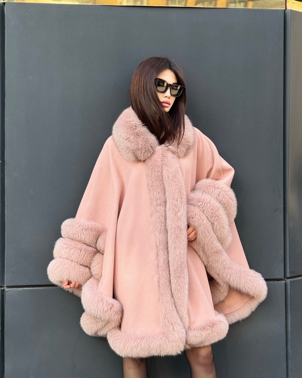 Women’s Pink Cashmere Cape With Genuine Fox Fur Trim