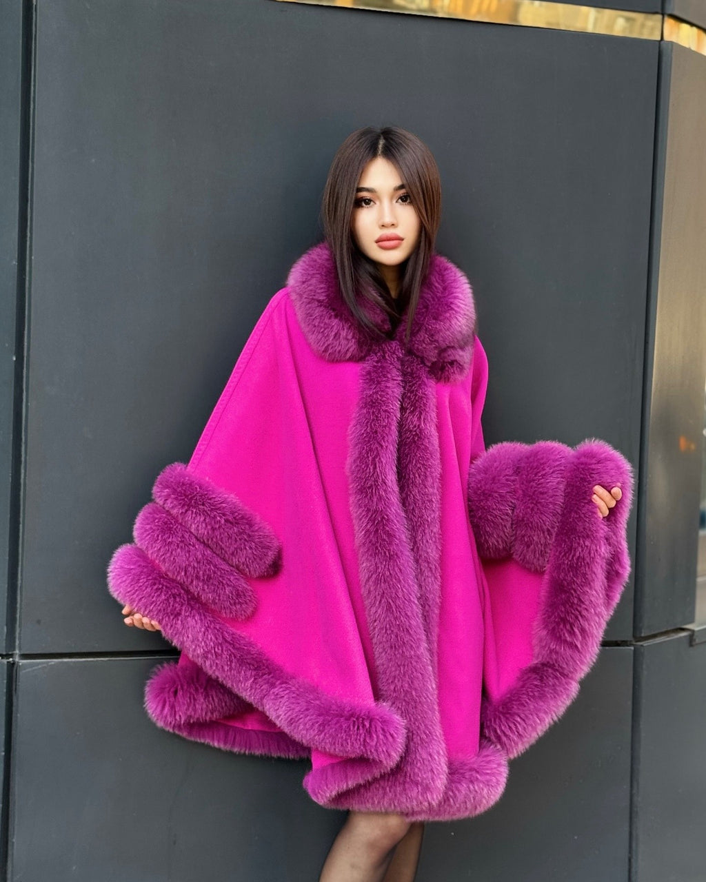 Women’s Fuchsia Cashmere Cape With Genuine Fox Fur Trim