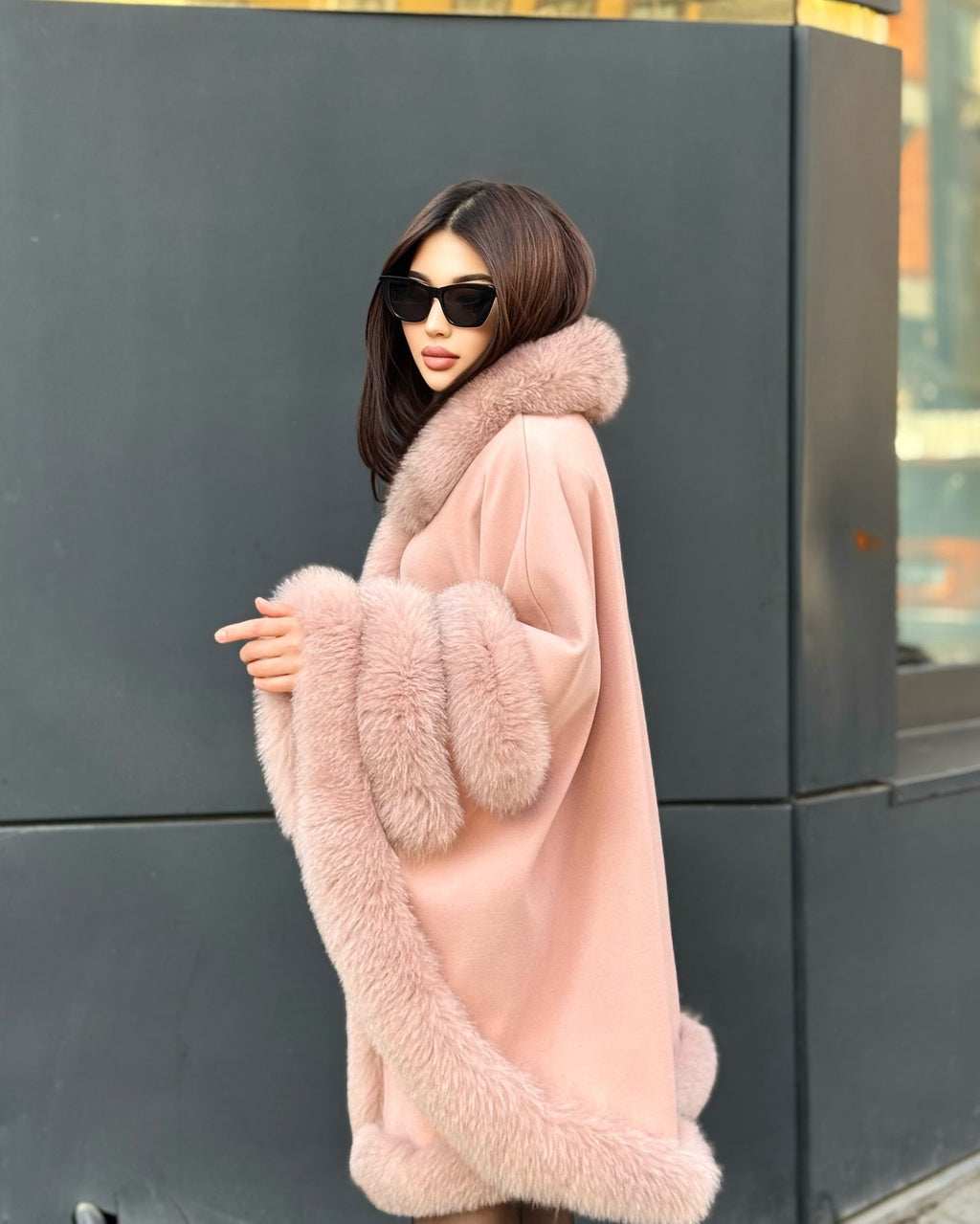 Women’s Pink Cashmere Cape With Genuine Fox Fur Trim