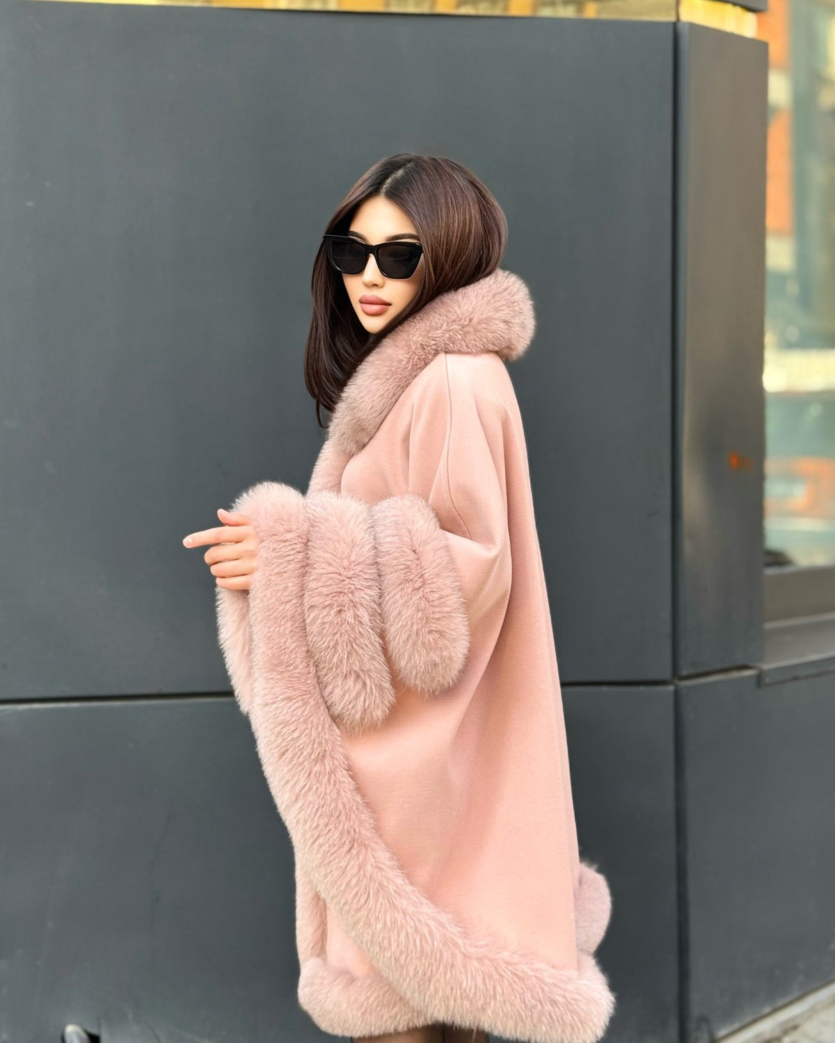 Women’s Pink Cashmere Cape With Genuine Fox Fur Trim