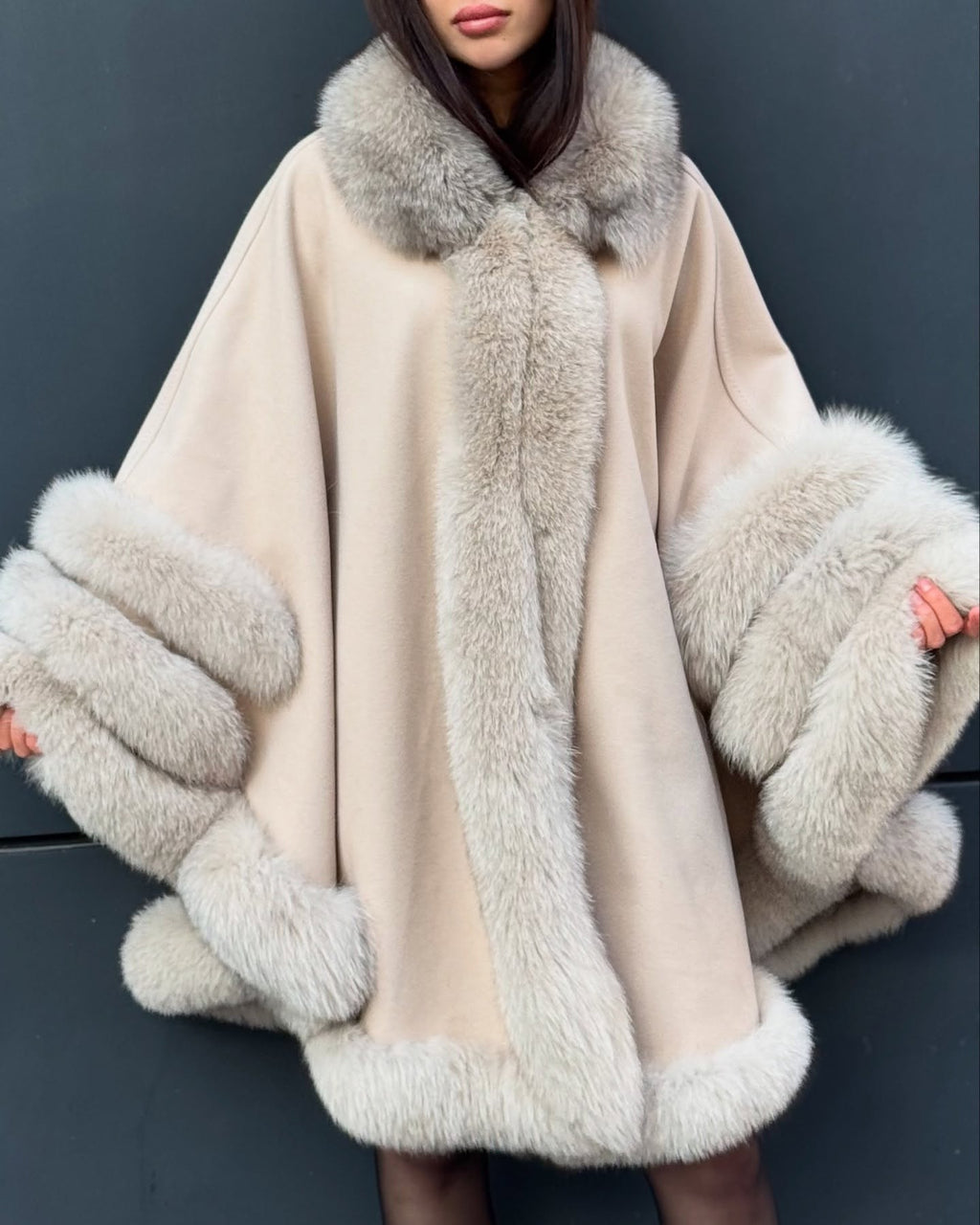 Women’s Beige Cashmere Cape With Genuine Fox Fur Trim