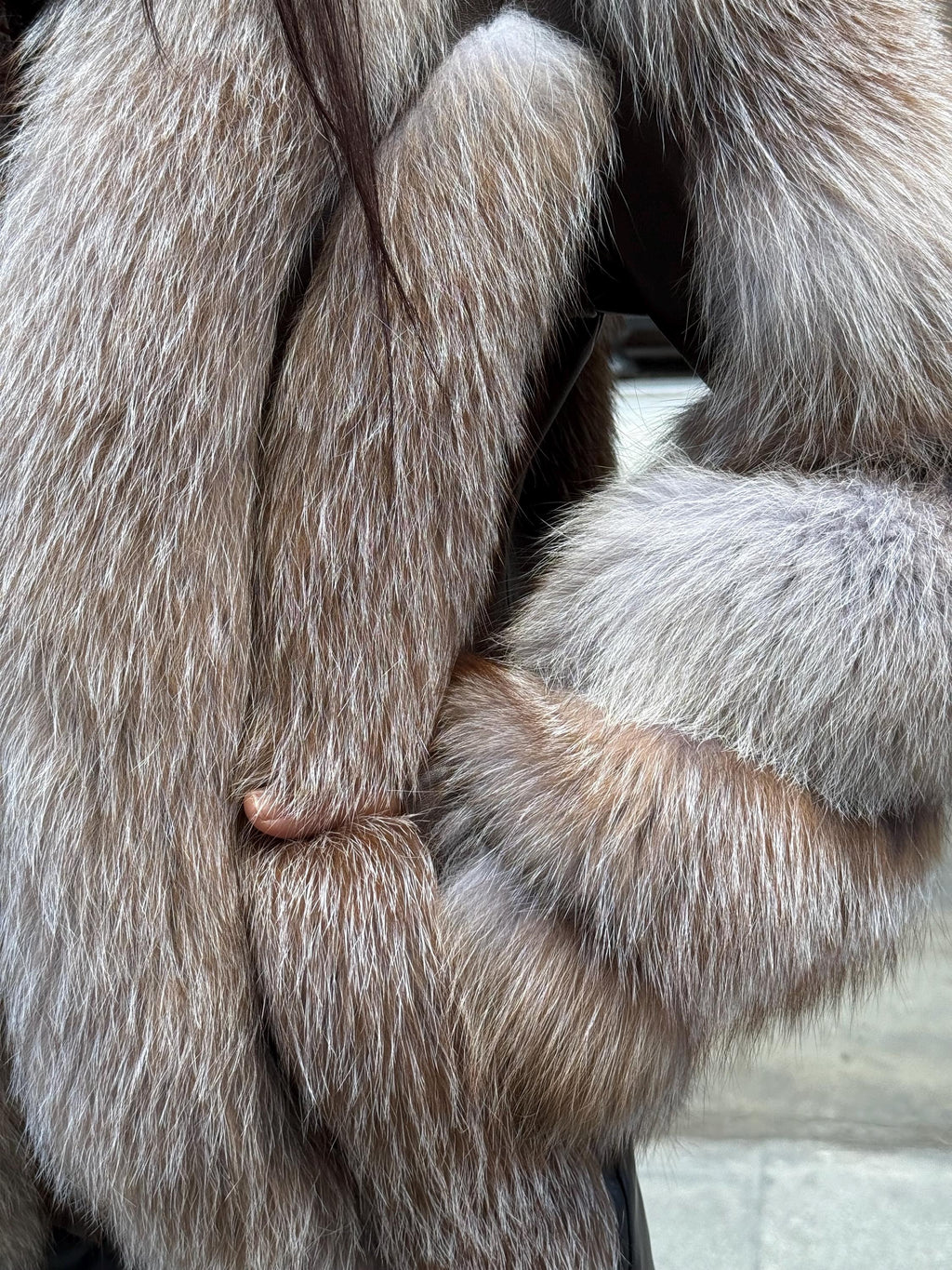 Women’s Beige Fox Fur Jacket. Short Slim-Fit Fox Fur Coat
