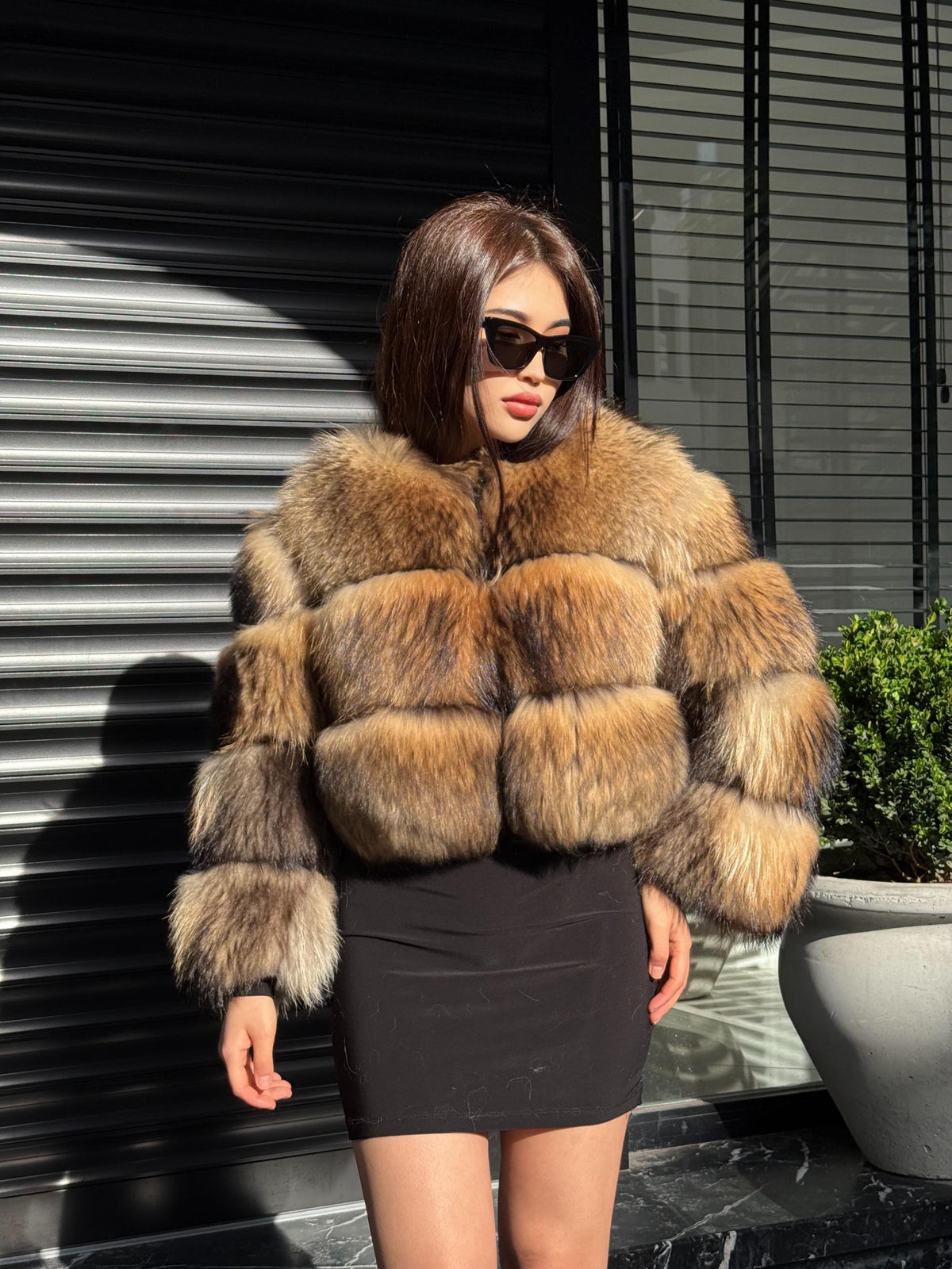 Gold Brown Raccoon Fur Jacket, Hanmade Short Cropped Women Fox Fur Coat