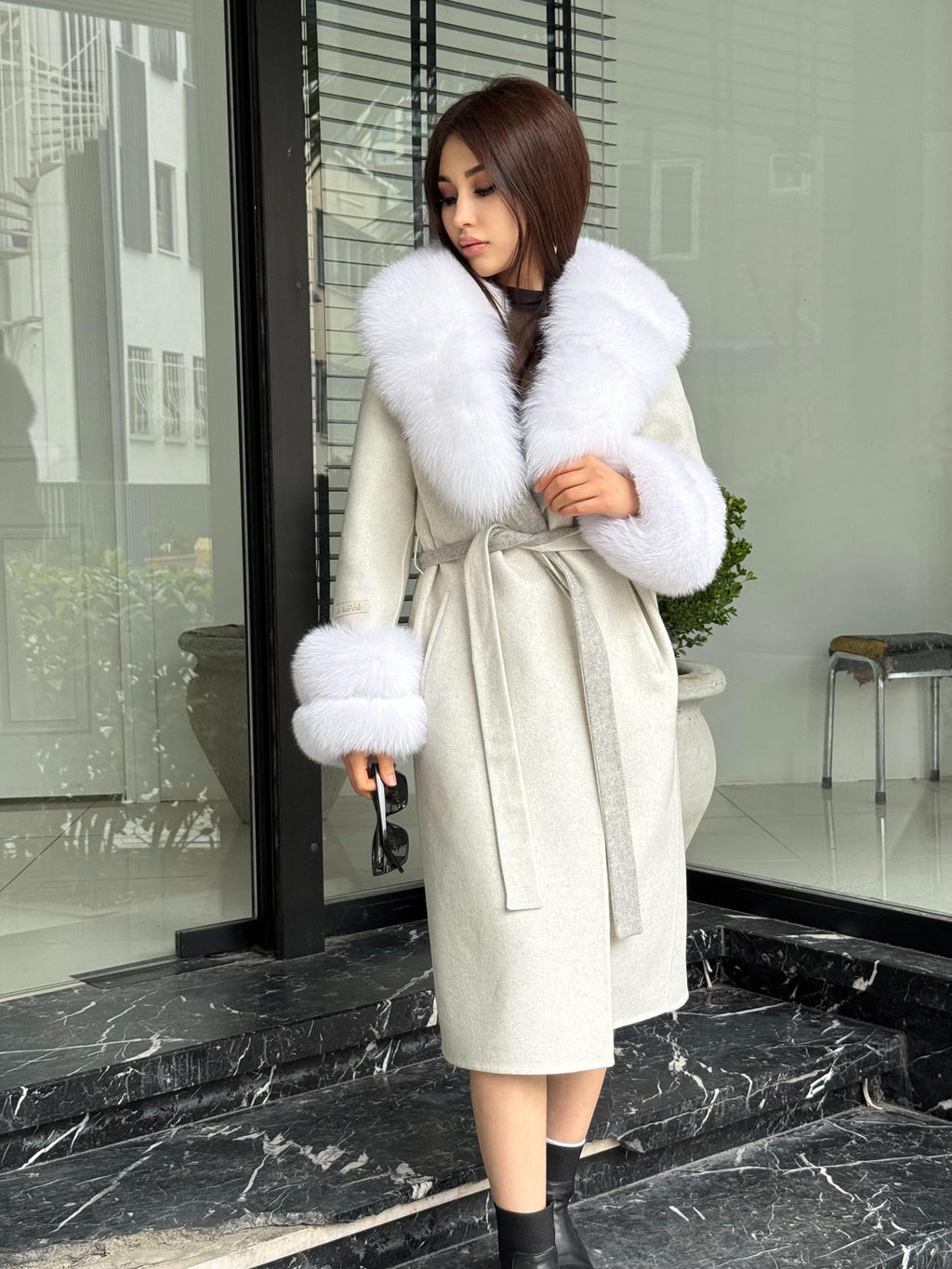 White Handmade Women Alpaca Coat With Fox Fur , Luxury Outwear | Natural Alpaca Wool Coat | Soft & Warm – Handmade Women’s Outerwear
