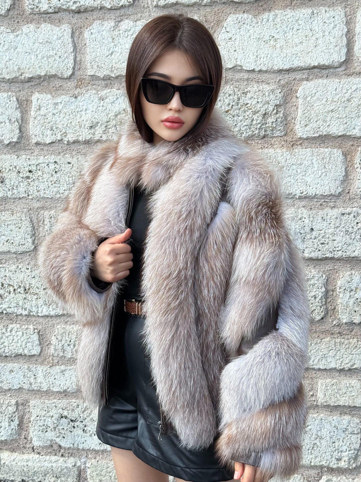 Women’s Beige Fox Fur Jacket. Short Slim-Fit Fox Fur Coat