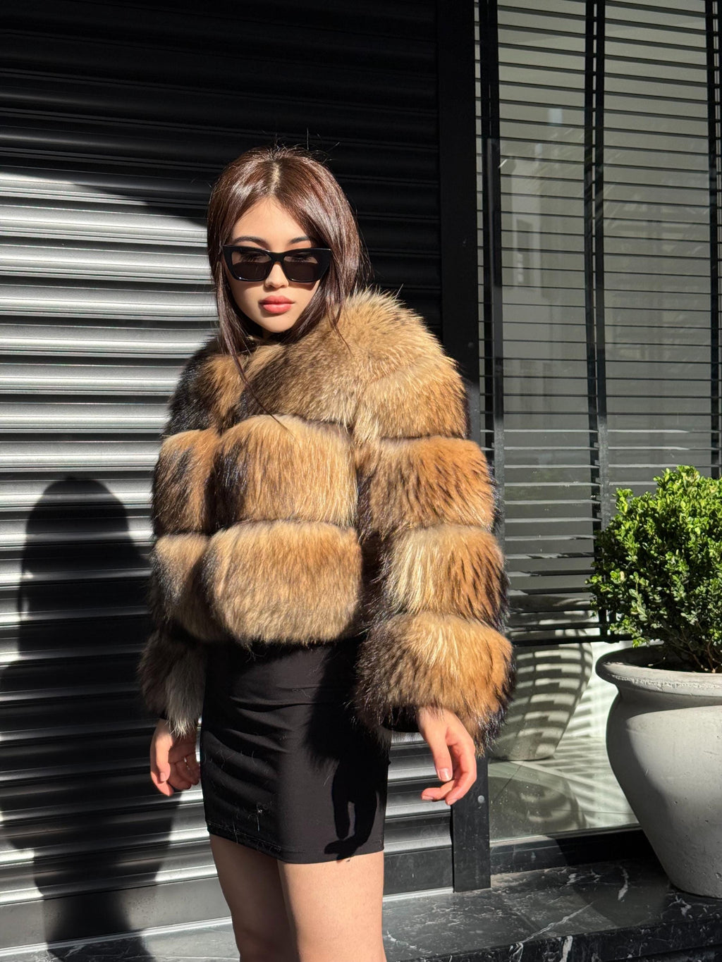 Gold Brown Raccoon Fur Jacket, Hanmade Short Cropped Women Fox Fur Coat