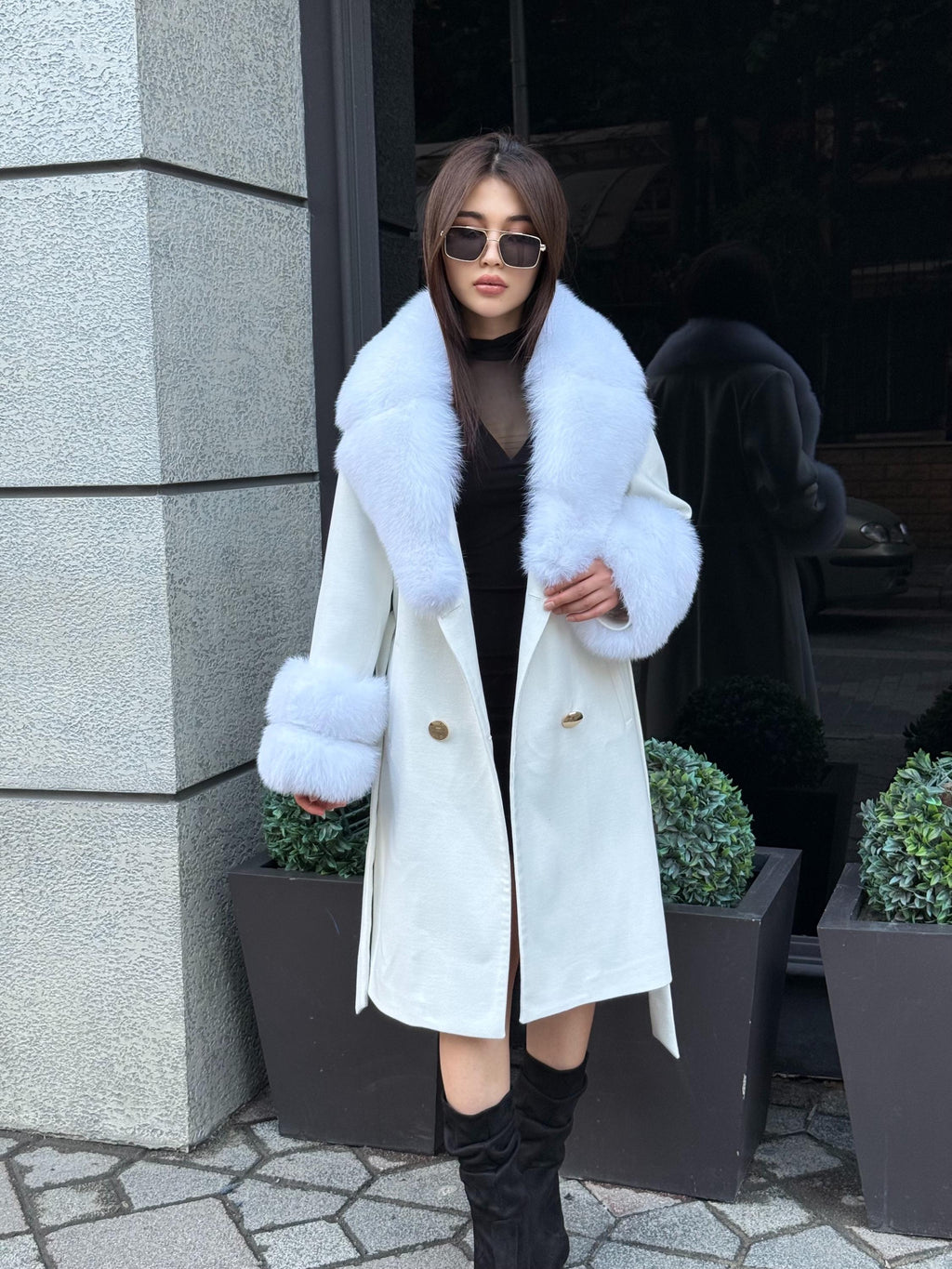 White Cashmere Coat With Fox Fur Trim, Collar Cuffs Fox Fur Coat , Handmade Long Wool Coat For Women, Plus Size Fur Trimmed Coat