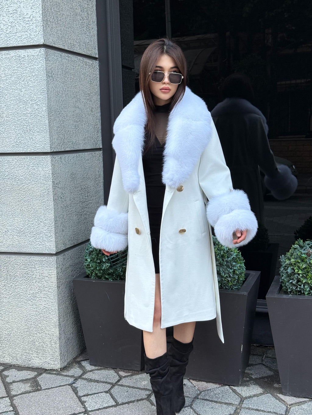 White Cashmere Coat With Fox Fur Trim, Collar Cuffs Fox Fur Coat , Handmade Long Wool Coat For Women, Plus Size Fur Trimmed Coat