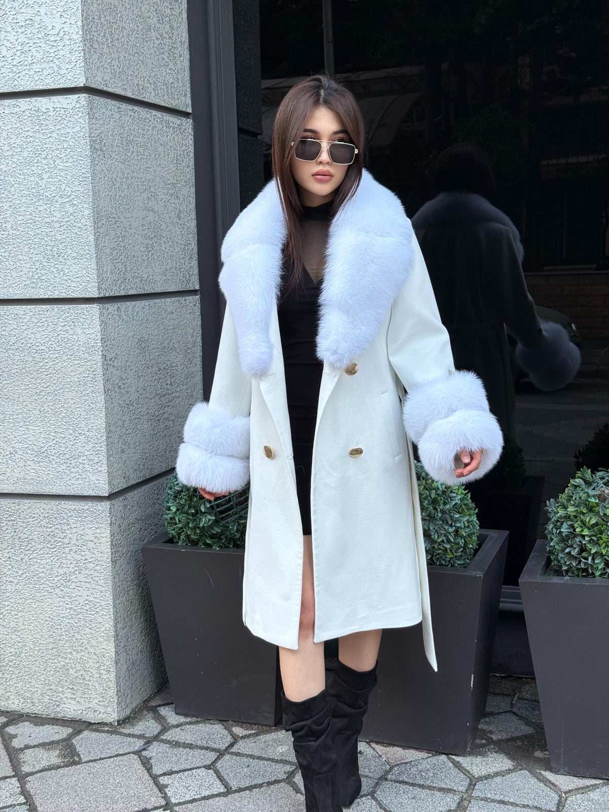 White Cashmere Coat With Fox Fur Trim, Collar Cuffs Fox Fur Coat , Handmade Long Wool Coat For Women, Plus Size Fur Trimmed Coat