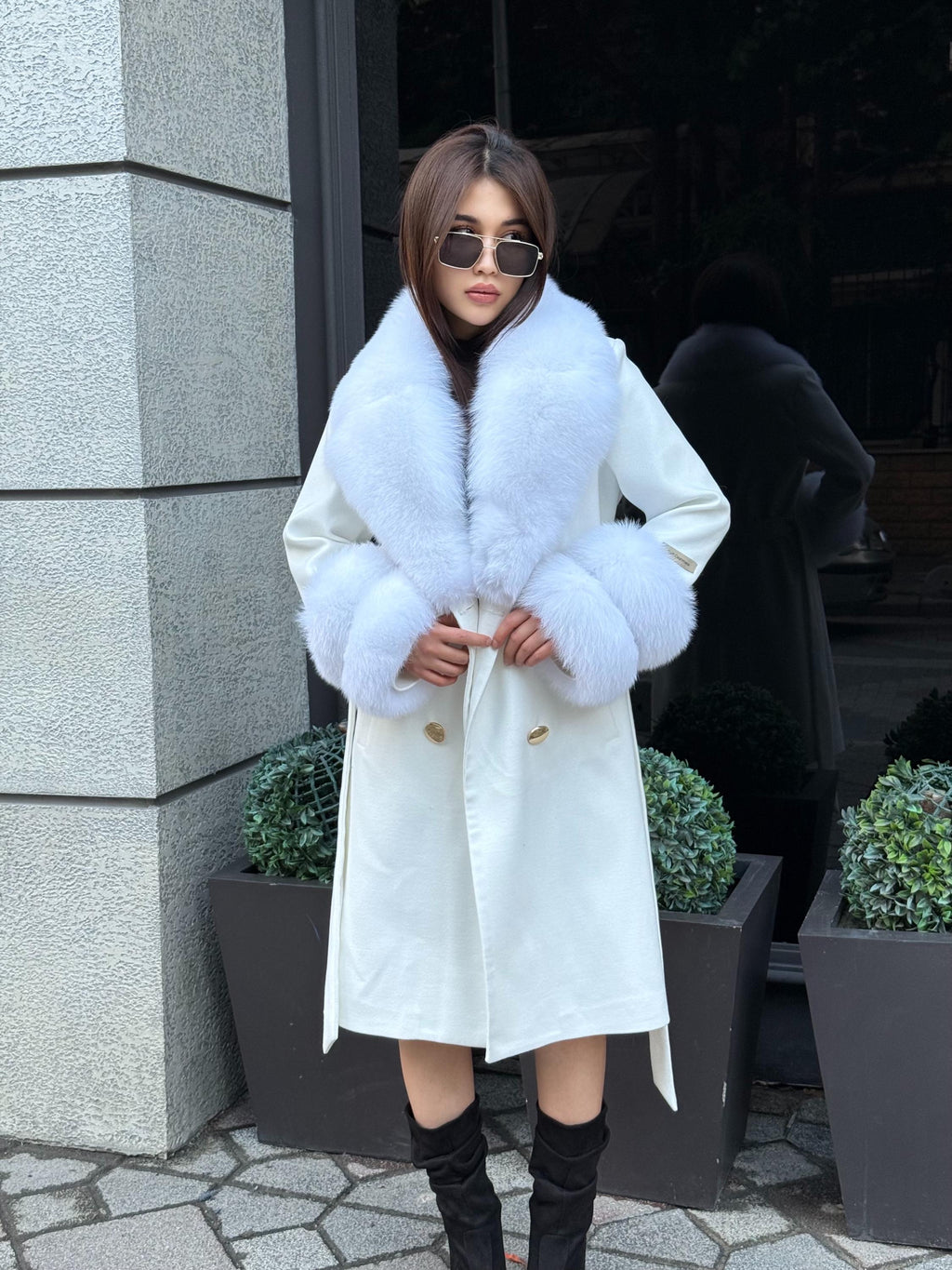 White Cashmere Coat With Fox Fur Trim, Collar Cuffs Fox Fur Coat , Handmade Long Wool Coat For Women, Plus Size Fur Trimmed Coat