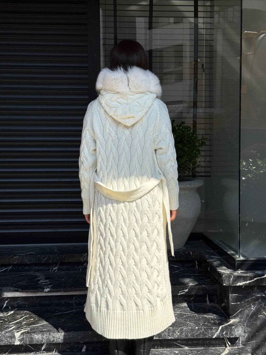 White Handmade Women Luxury Knit Cardigan with Real Fox Fur Trim Coat –Handcrafted Long Knitwear Coat – Elegant Cable Outerwear for Women