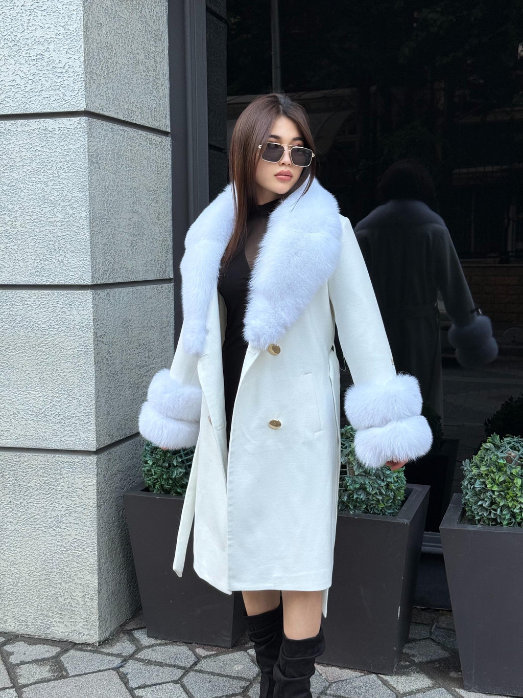 White Cashmere Coat With Fox Fur Trim, Collar Cuffs Fox Fur Coat , Handmade Long Wool Coat For Women, Plus Size Fur Trimmed Coat