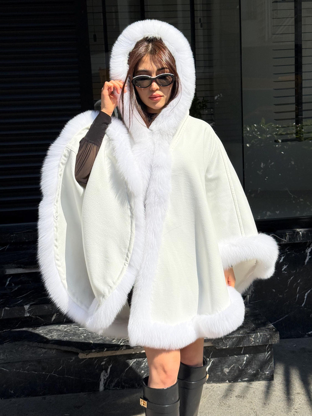 White Handmade Cashmere Cape with Real Fox Fur and Hood – Luxury Women’s Winter Wrap, Elegant Wool Shawl, Soft Designer Cloak