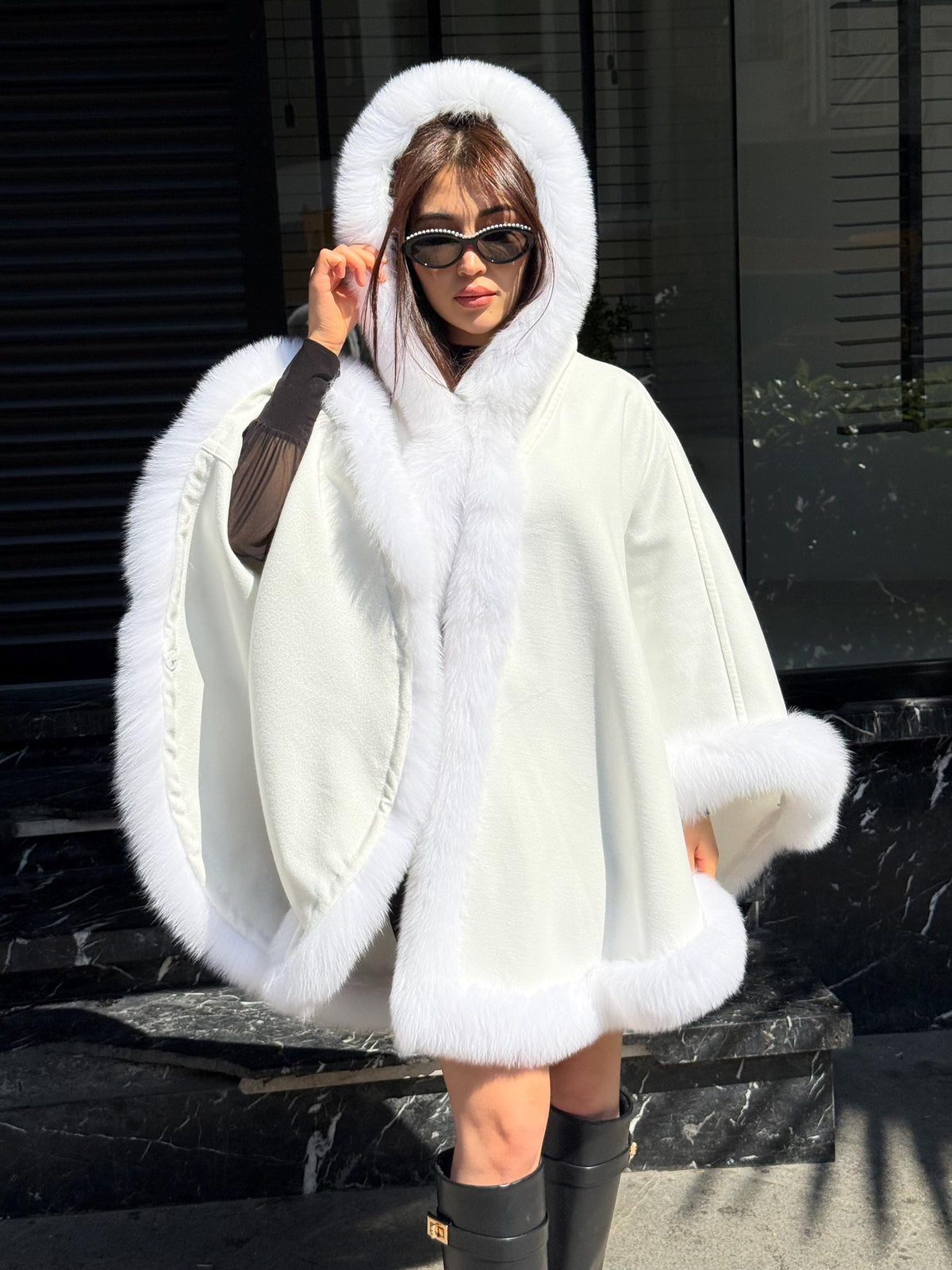 White Handmade Cashmere Cape with Real Fox Fur and Hood – Luxury Women’s Winter Wrap, Elegant Wool Shawl, Soft Designer Cloak