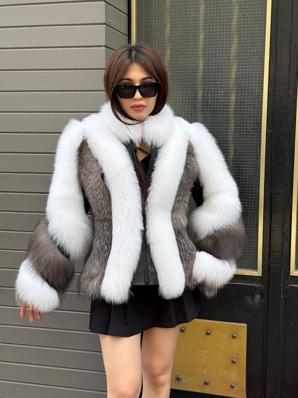 Women Fox Fur Jacket, Slimfit Short White-Silver Fox Fur Coat