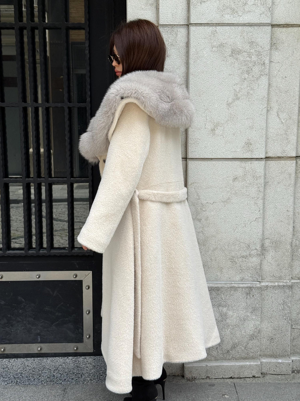 Beige Alcantara Coat, Collar Fox Fur Jacket, Flared Coat.— Beige Fox Fur.. Fox Fur