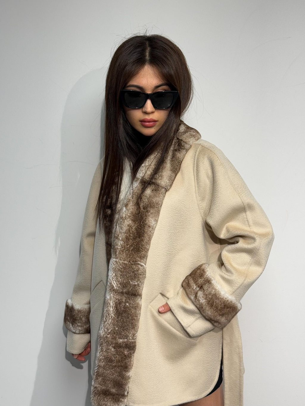 Beige Zibellino Alpaca Wool Coat, Handmade Short Virgin Wool Front Orylag Rex Fur Jacket