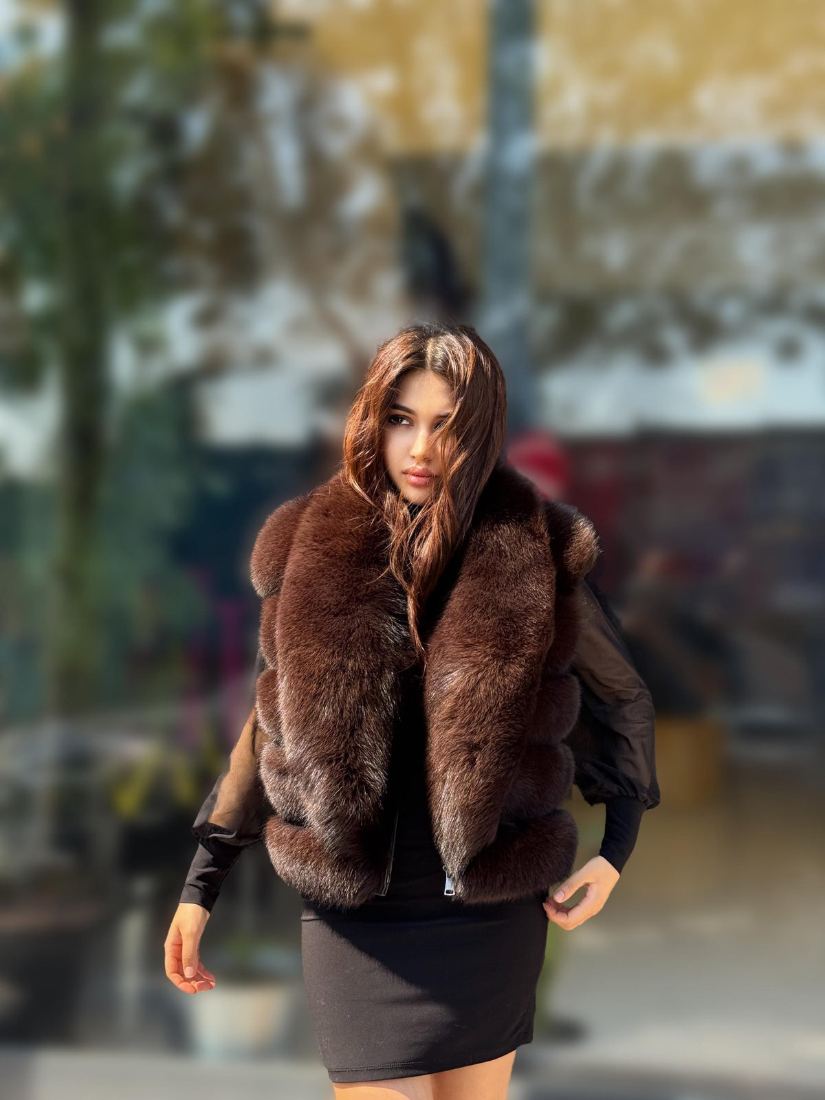 Brown Fox Fur Jacket: Short With Detachable Sleeves Fur Coat For Women