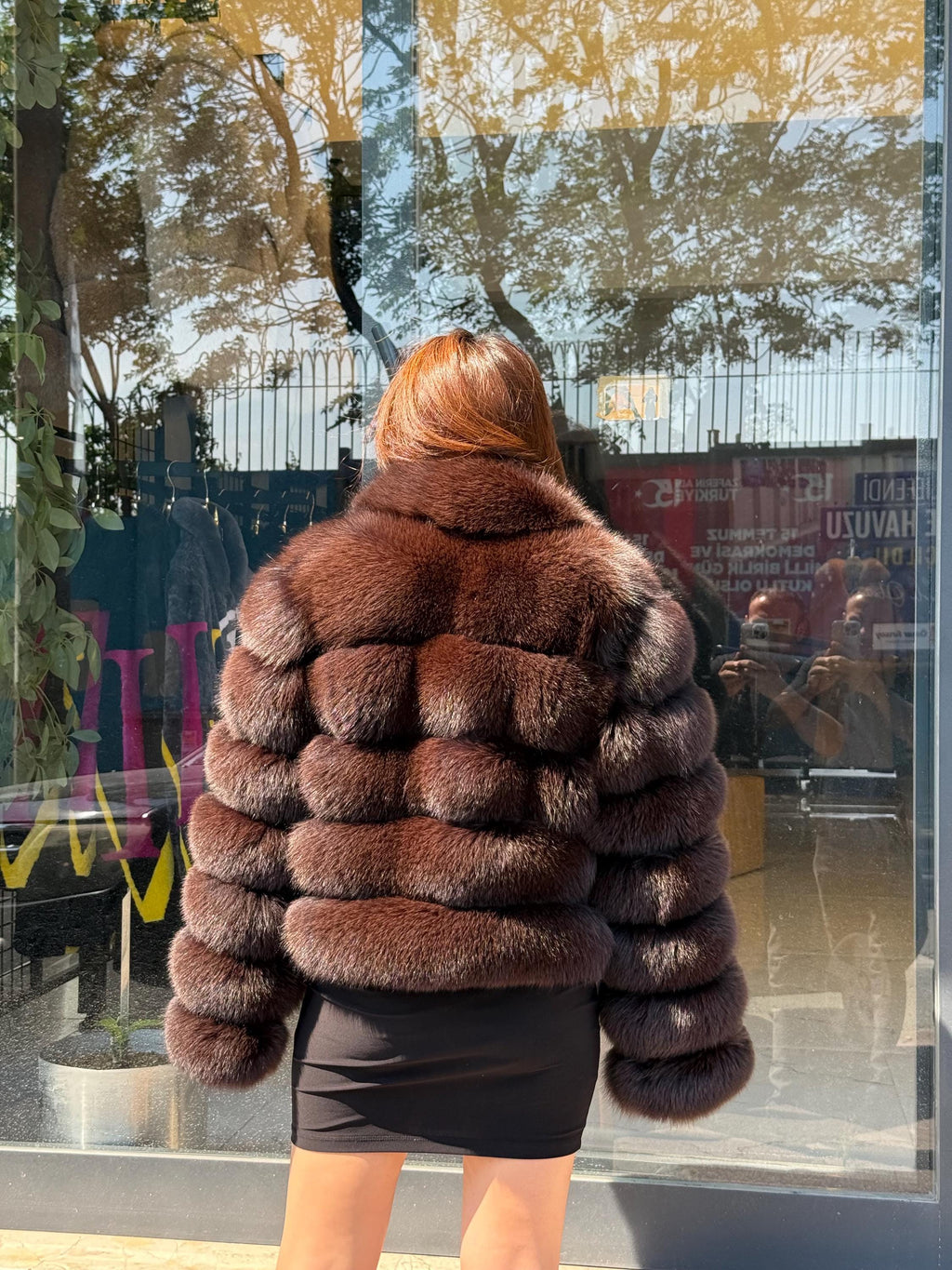Brown Fox Fur Jacket: Short With Detachable Sleeves Fur Coat For Women