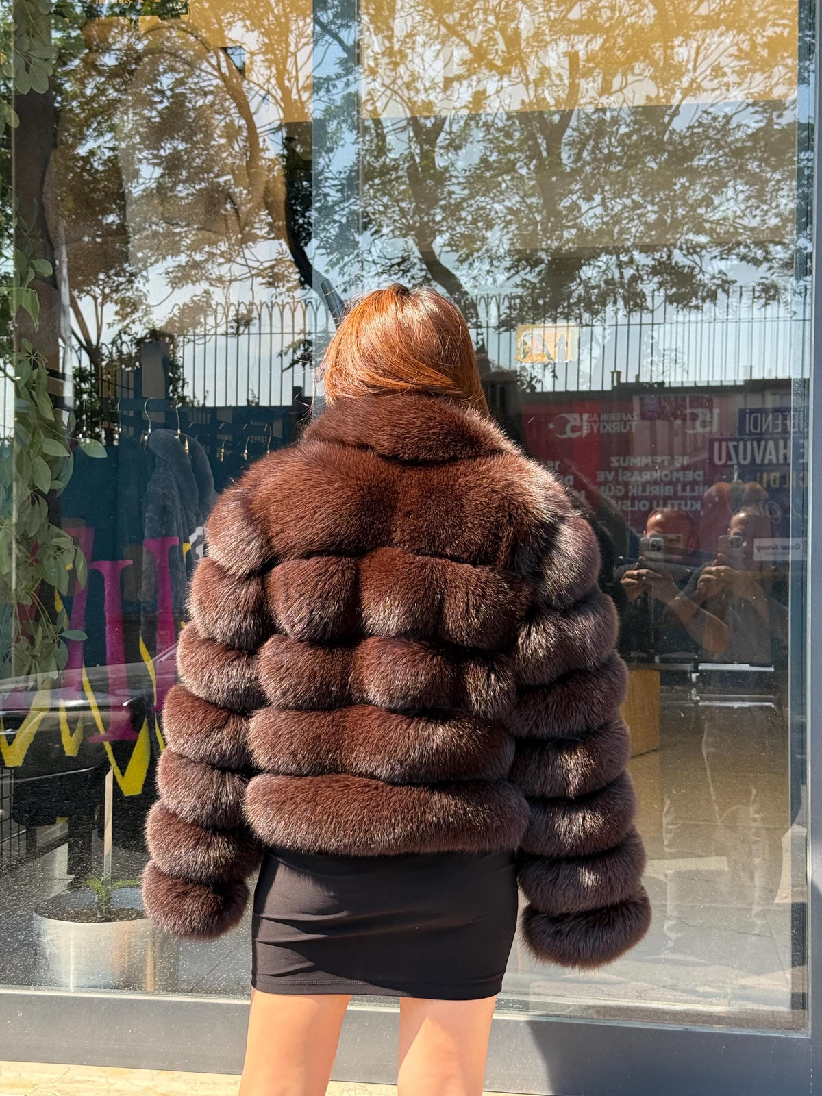 Brown Fox Fur Jacket: Short With Detachable Sleeves Fur Coat For Women