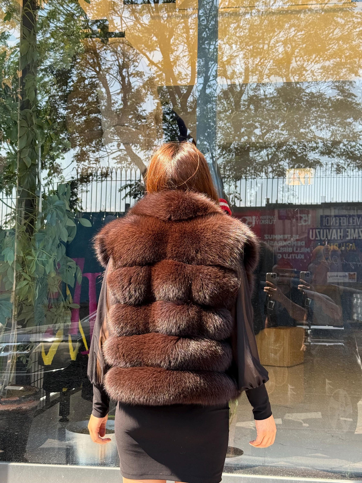 Brown Fox Fur Jacket: Short With Detachable Sleeves Fur Coat For Women