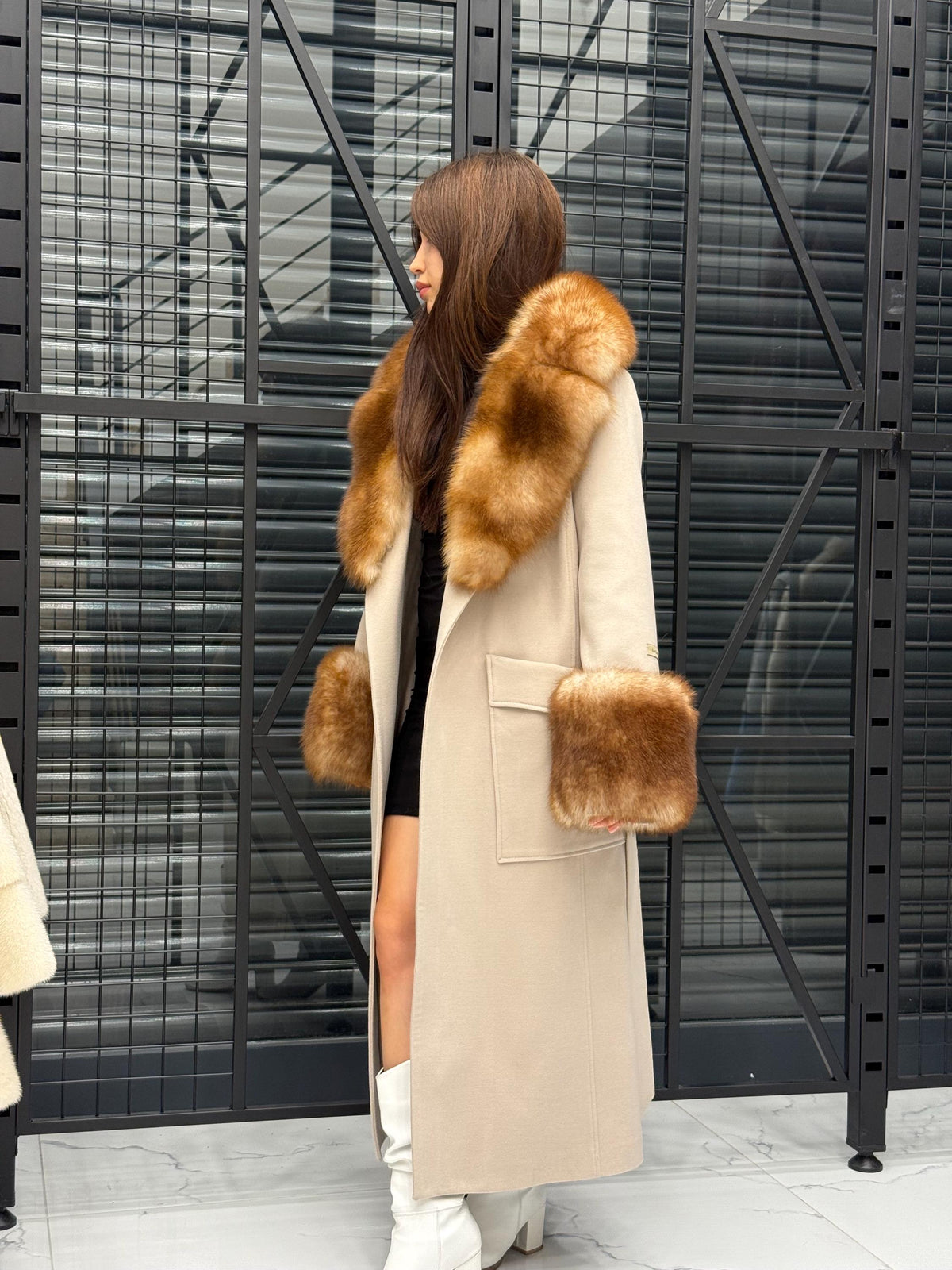 Beige Long Cashmere Blend Fox Fur Coat. Women’s Collar & Cuffs - Huge Fox Fur Jacket