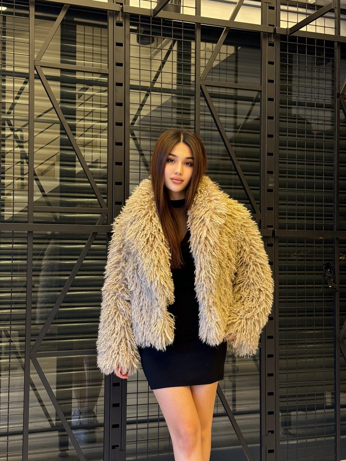 Oversized Shaggy Faux Fur Jacket: Vegan Beige Tibetan Fut Coat