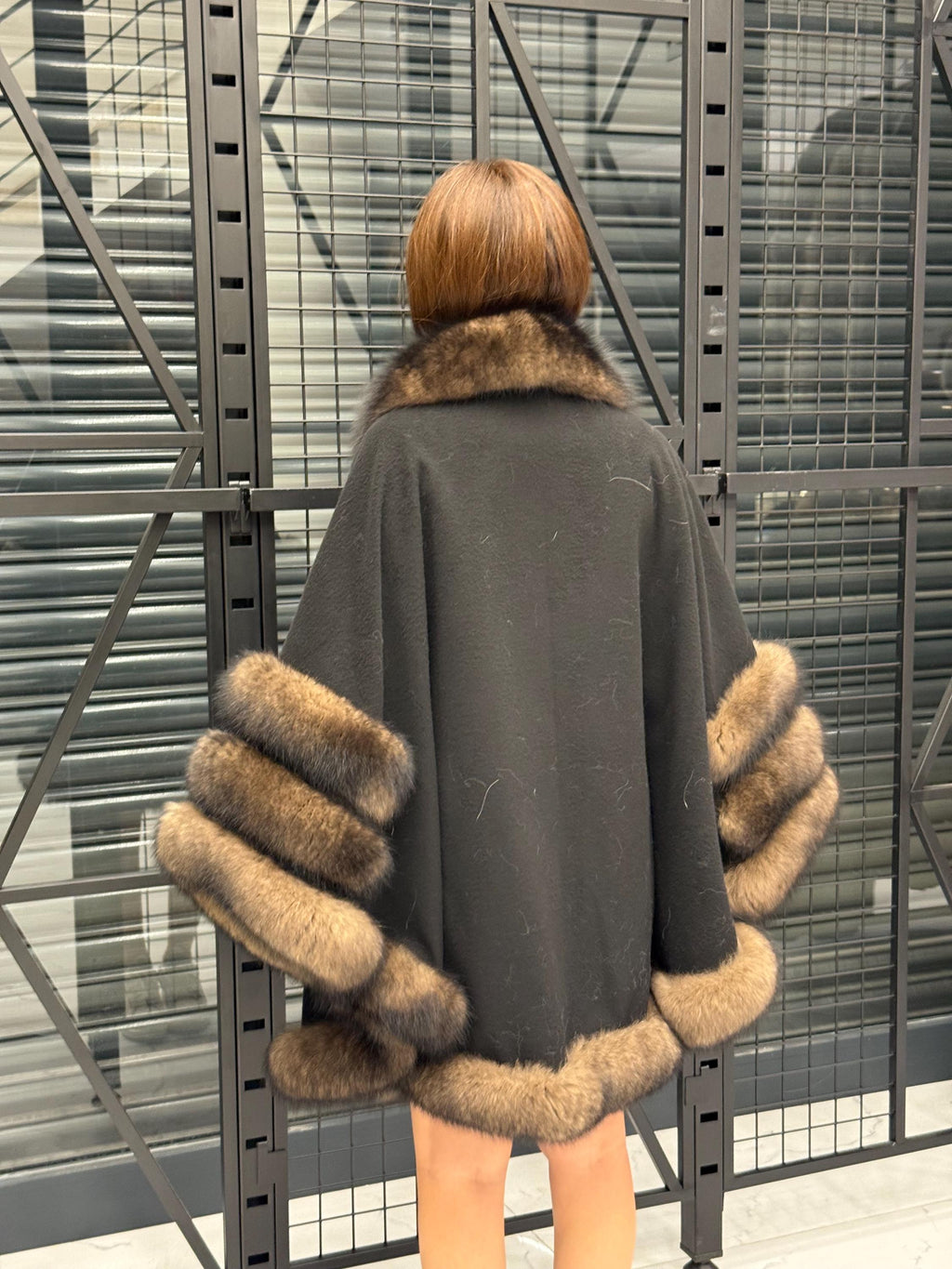 Luxury Black Cashmere Cape with Fox Fur Trim - Elegant Winter Poncho