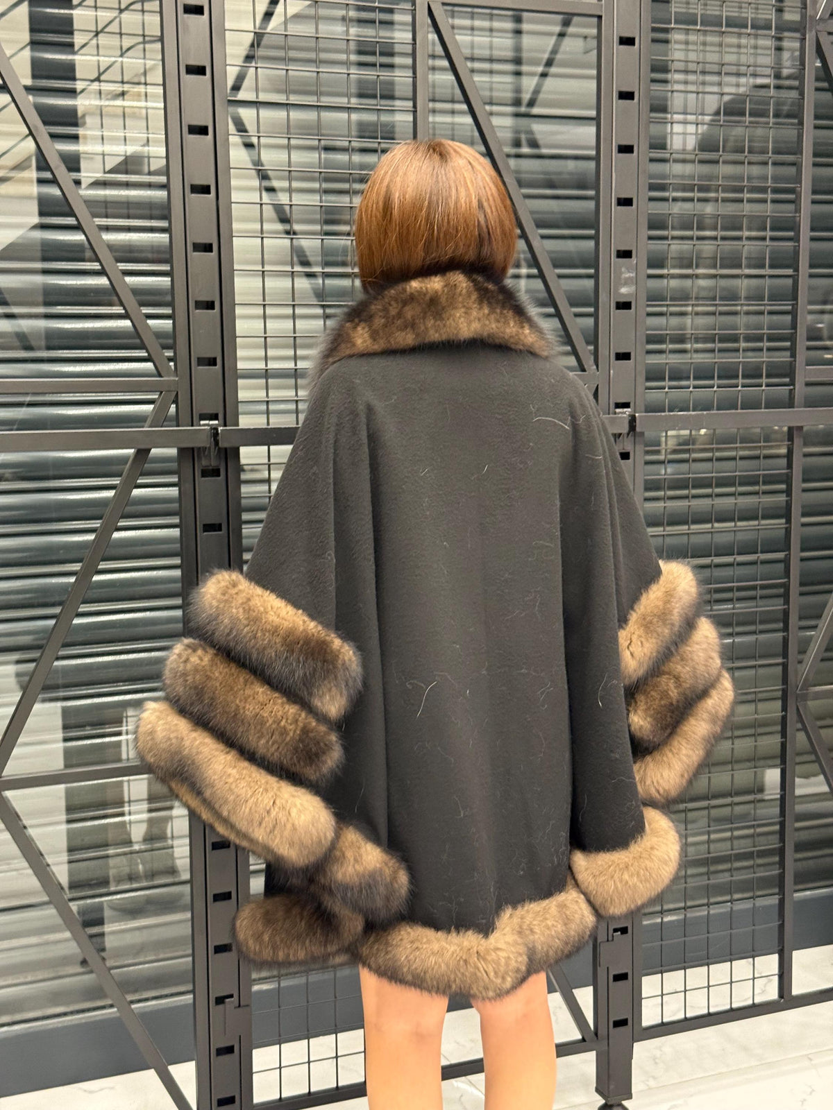 Luxury Black Cashmere Cape with Fox Fur Trim - Elegant Winter Poncho
