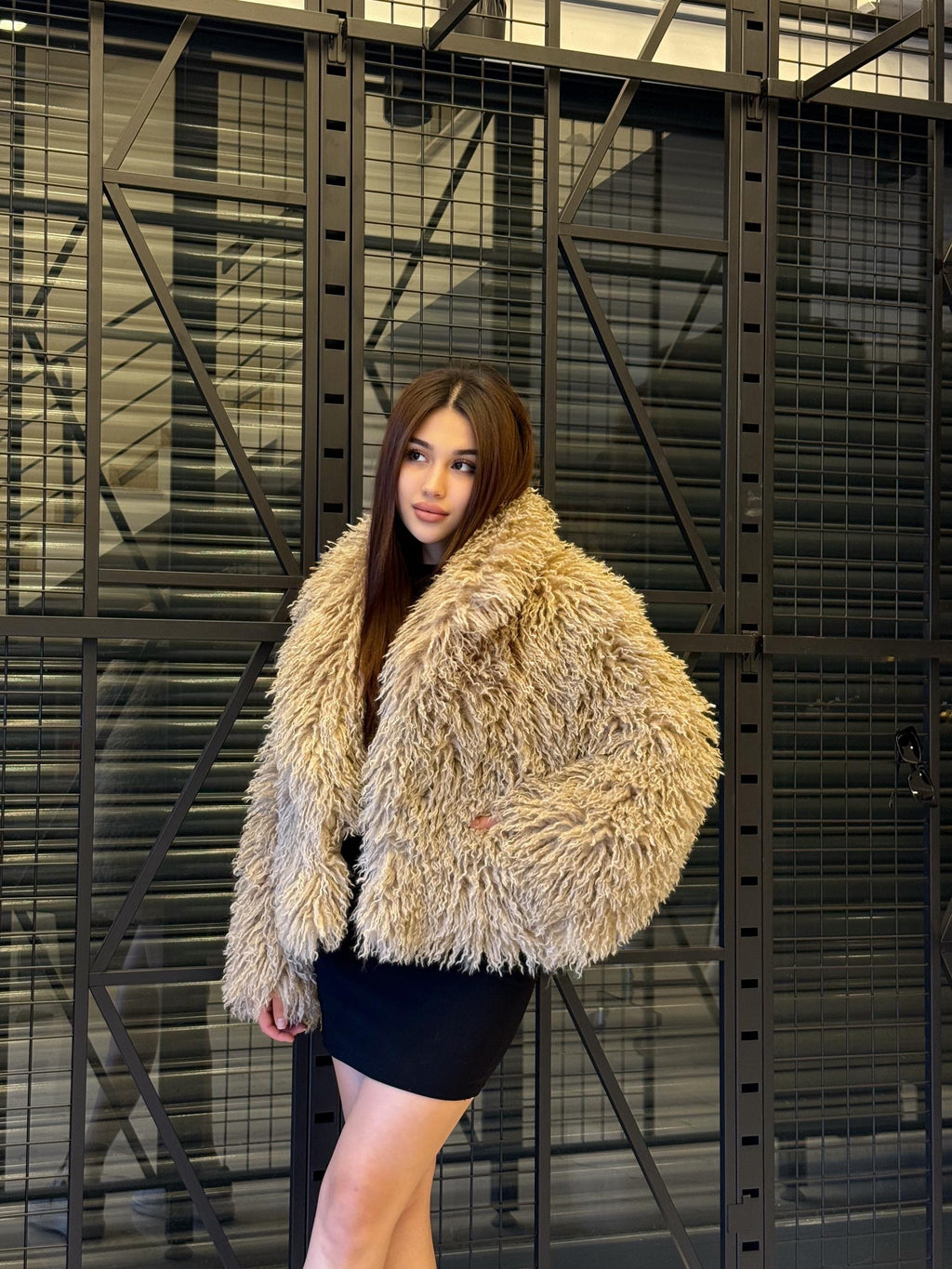 Oversized Shaggy Faux Fur Jacket: Vegan Beige Tibetan Fut Coat