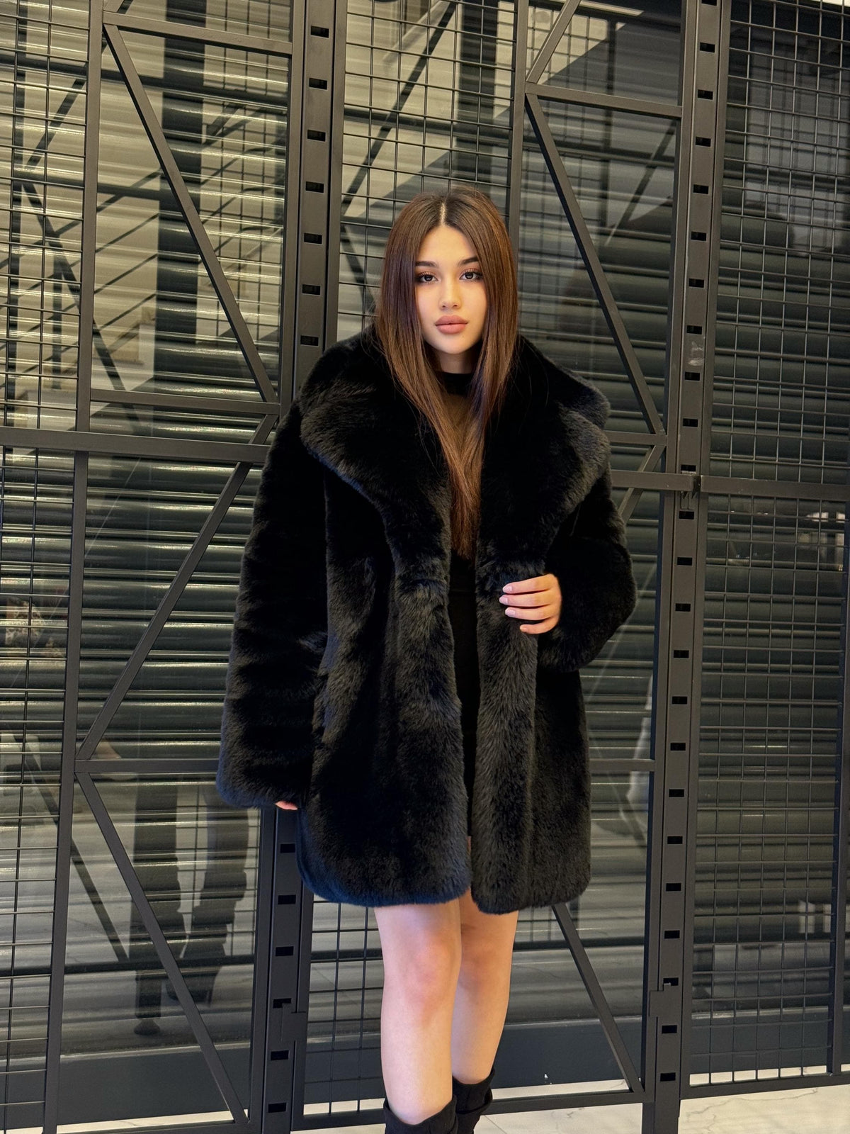 Luxury Black Faux Fur Coat: Women’s Vegan Teddy Winter Fur Jacket