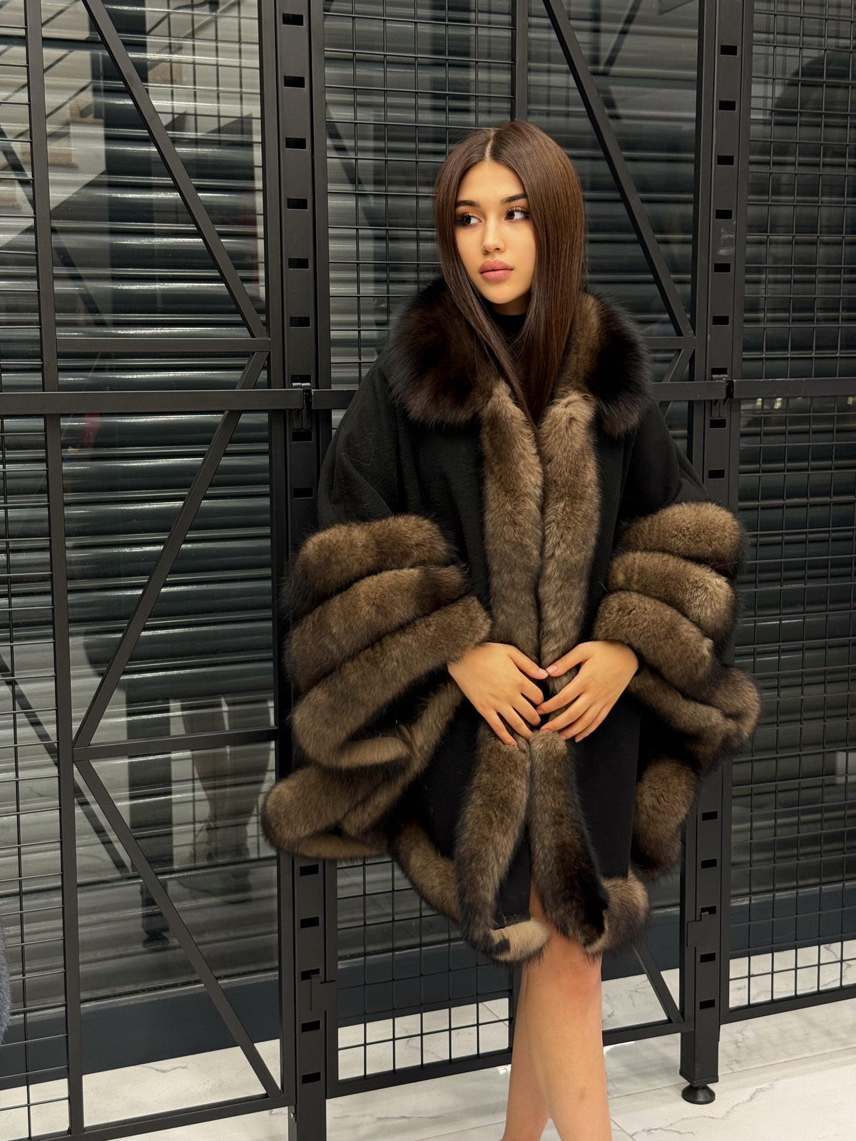 Luxury Black Cashmere Cape with Fox Fur Trim - Elegant Winter Poncho