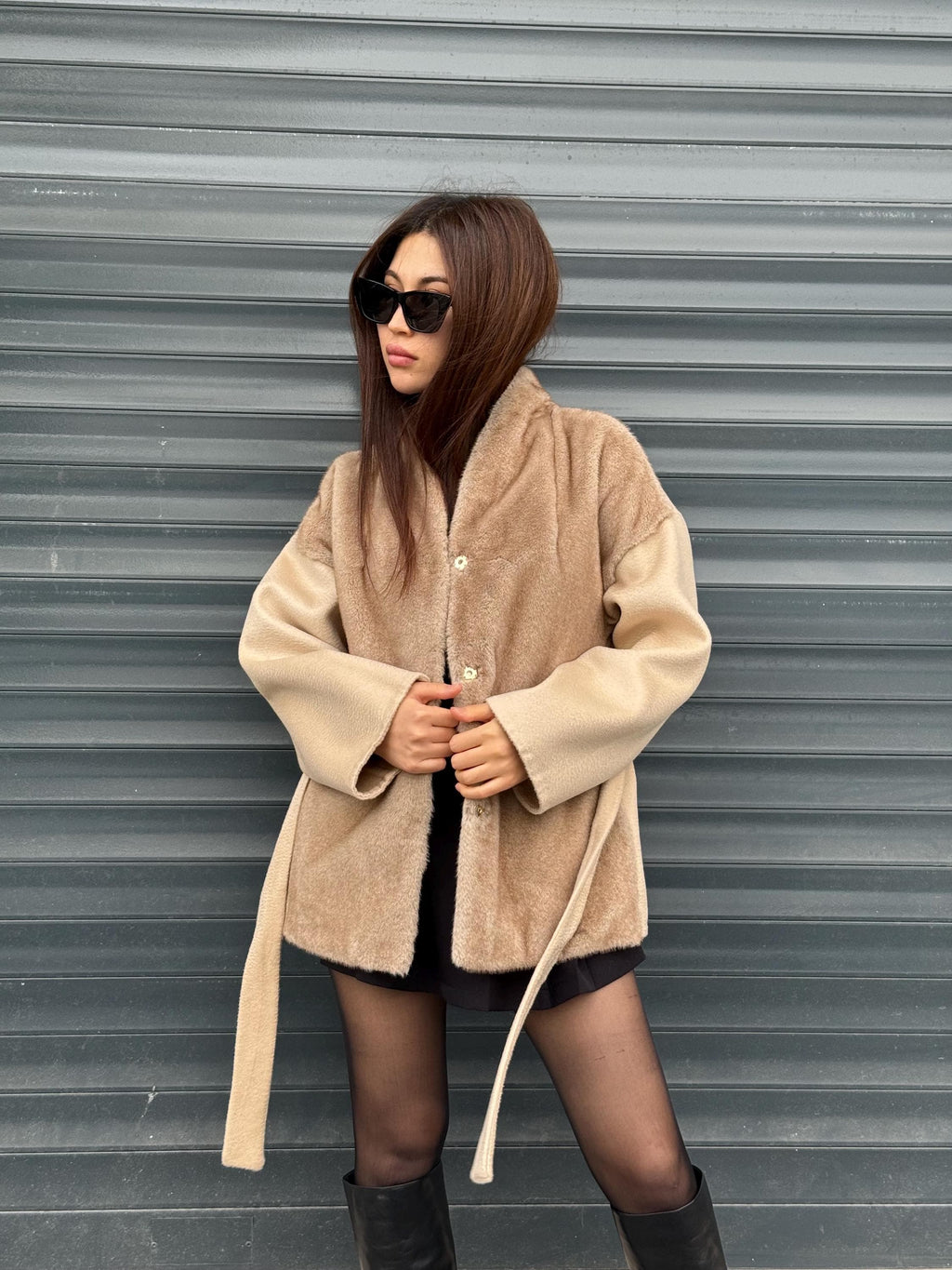 Beige Short Zibellino Alpaca Wool Jacket, Short Front Faux Mink Fur Coat