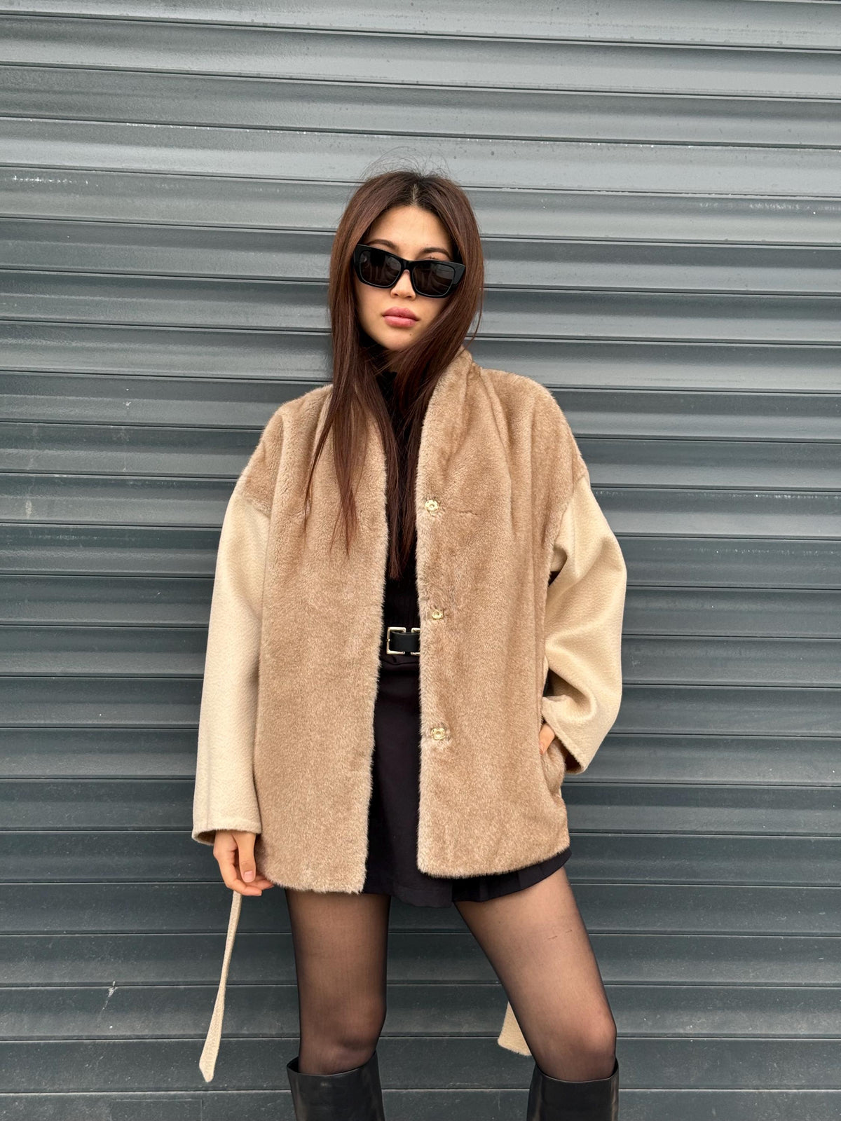 Beige Short Zibellino Alpaca Wool Jacket, Short Front Faux Mink Fur Coat