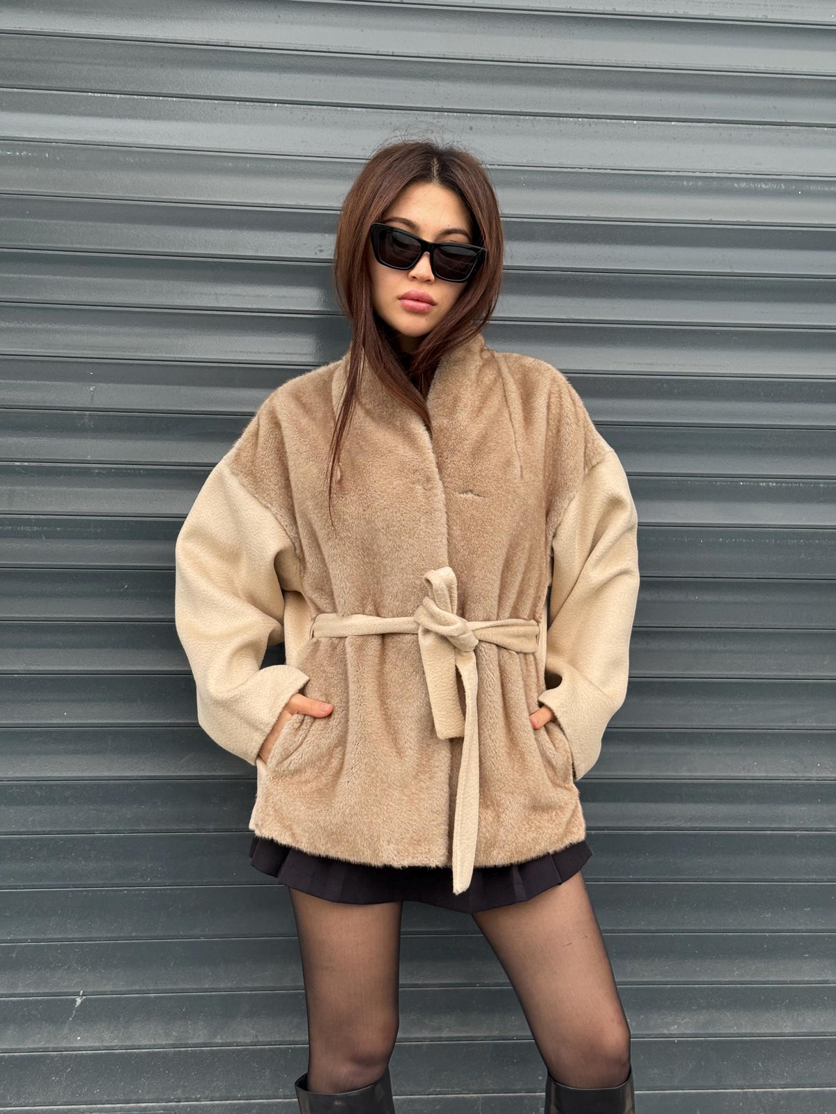 Beige Short Zibellino Alpaca Wool Jacket, Short Front Faux Mink Fur Coat