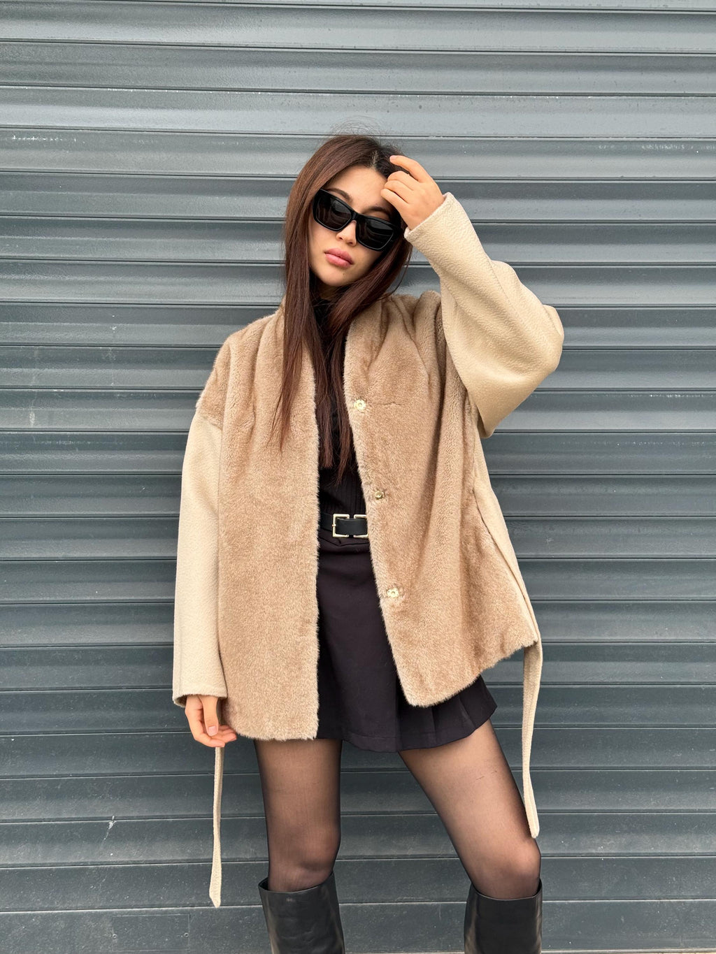 Beige Short Zibellino Alpaca Wool Jacket, Short Front Faux Mink Fur Coat