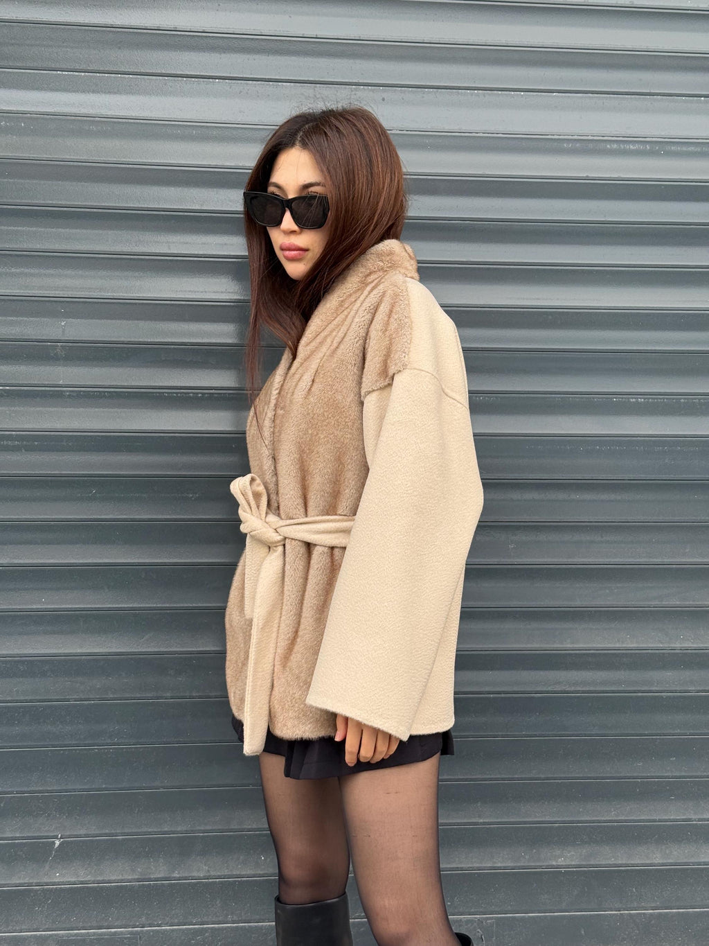 Beige Short Zibellino Alpaca Wool Jacket, Short Front Faux Mink Fur Coat
