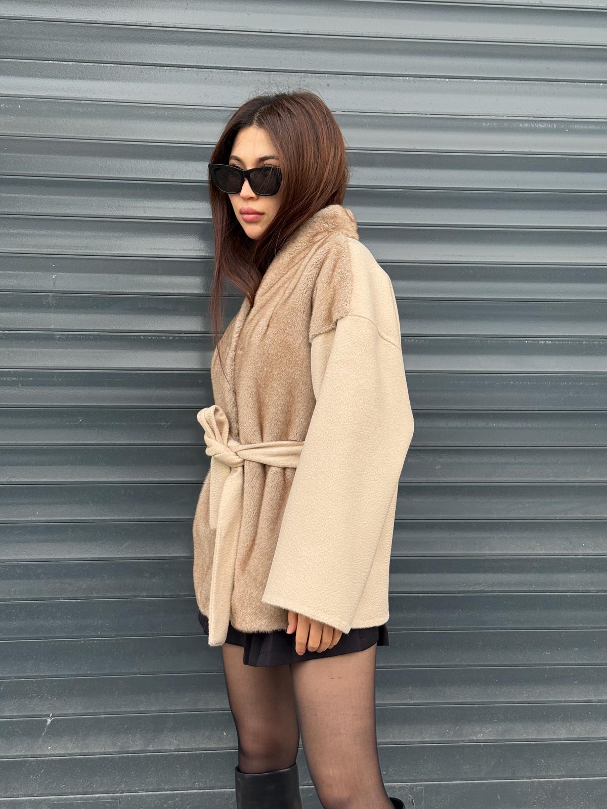Beige Short Zibellino Alpaca Wool Jacket, Short Front Faux Mink Fur Coat