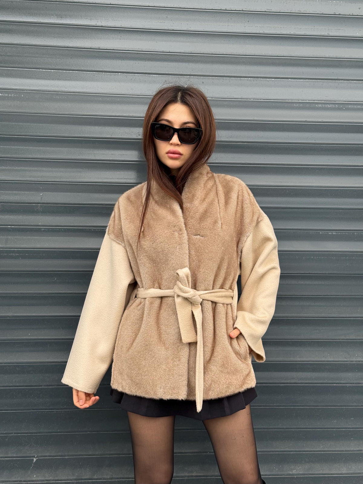 Beige Short Zibellino Alpaca Wool Jacket, Short Front Faux Mink Fur Coat
