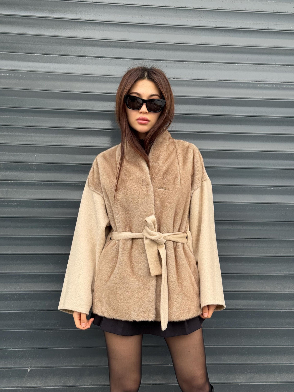 Beige Short Zibellino Alpaca Wool Jacket, Short Front Faux Mink Fur Coat