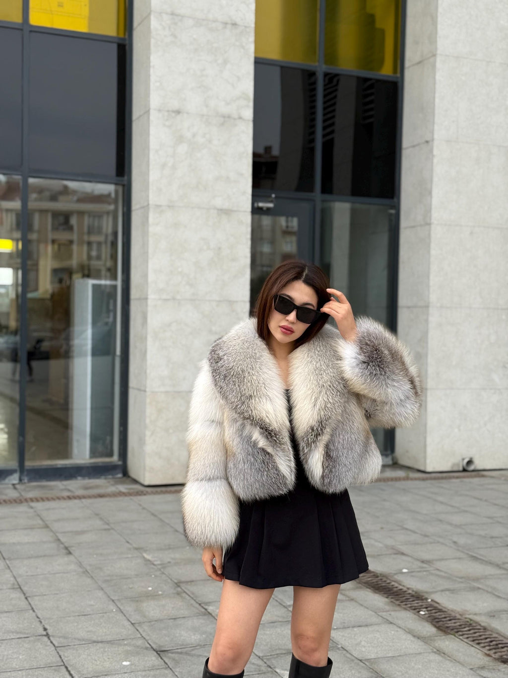 Women Fox Fur Jacket, Short Fox Fur Coat, Arctic Fox Fur Jacket, Arctic white Fox Fur.. Cropped Fox Fur Jacket
