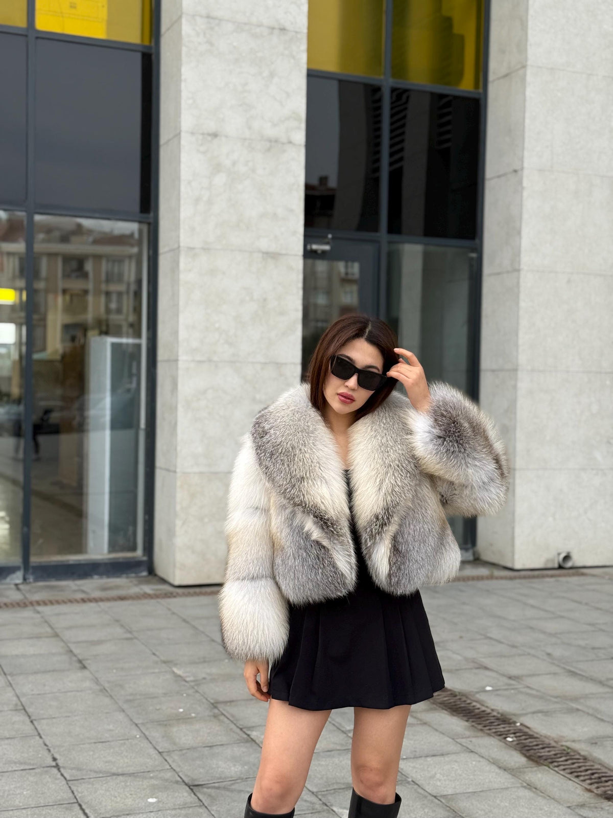 Women Fox Fur Jacket, Short Fox Fur Coat, Arctic Fox Fur Jacket, Arctic white Fox Fur.. Cropped Fox Fur Jacket