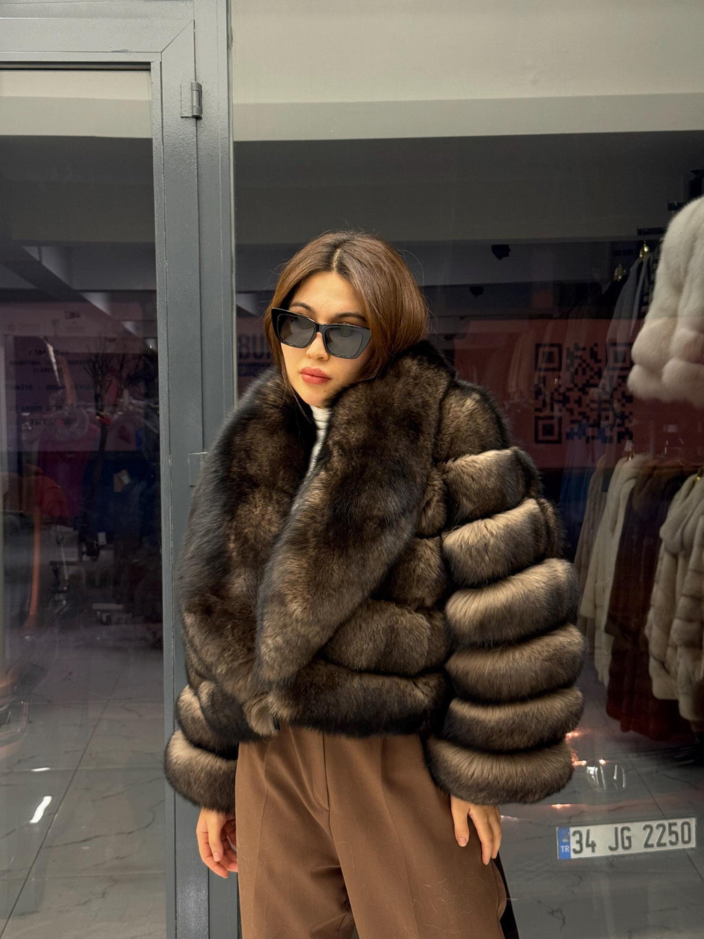 Brown Fox Fur Jacket, Sable Brown Fox Fur Coat, Women Fox Fur Jacket. Short Huge Collar Fox Fur Coat. Fox Fur
