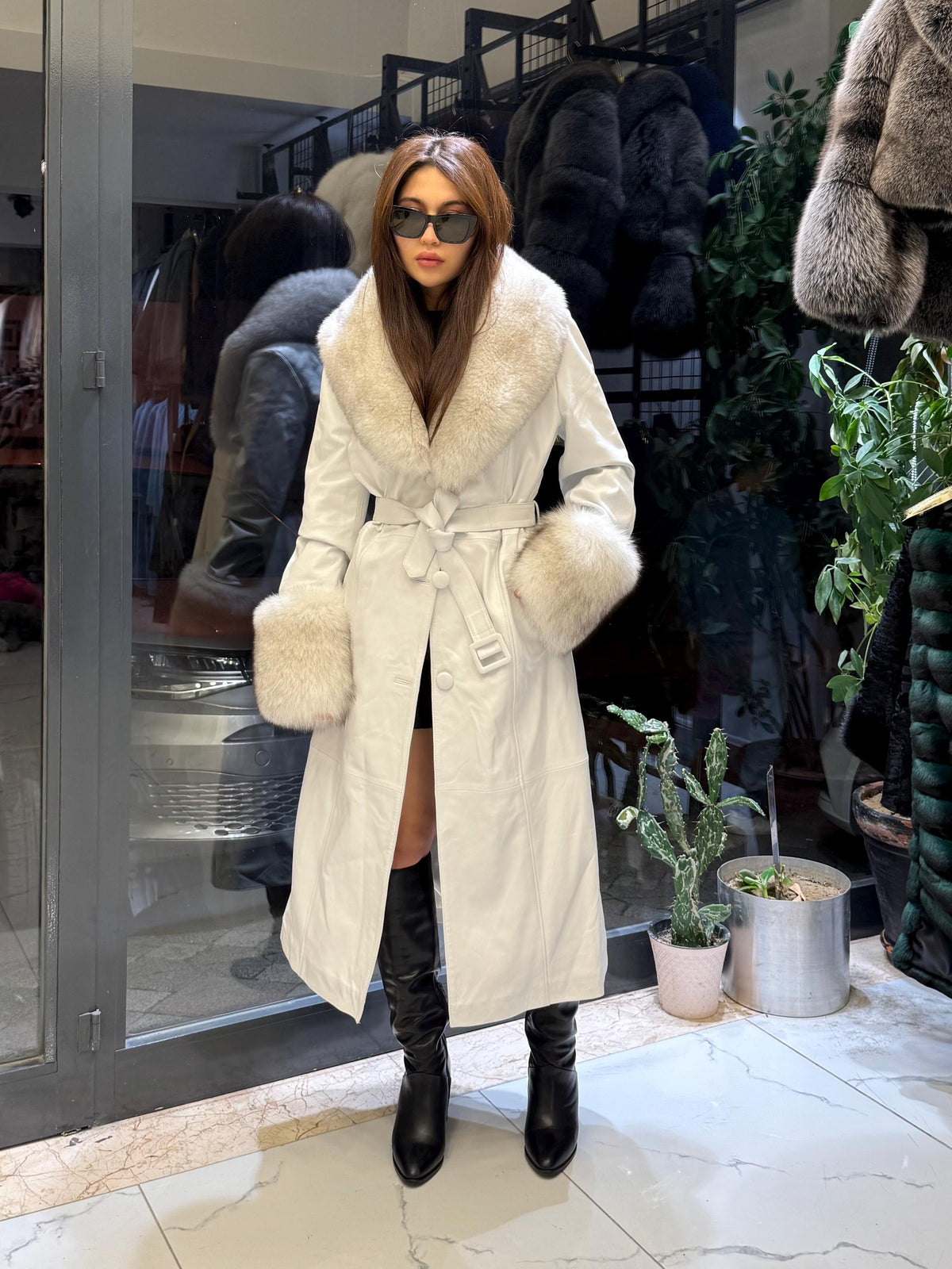 Women’s White Long Leather Trench Coat, Luxury Collar Cuffs - Huge Fox Fur Jacket. Collar Fox Fur Jacket. White fox fur coat. Fox Fur Jacket