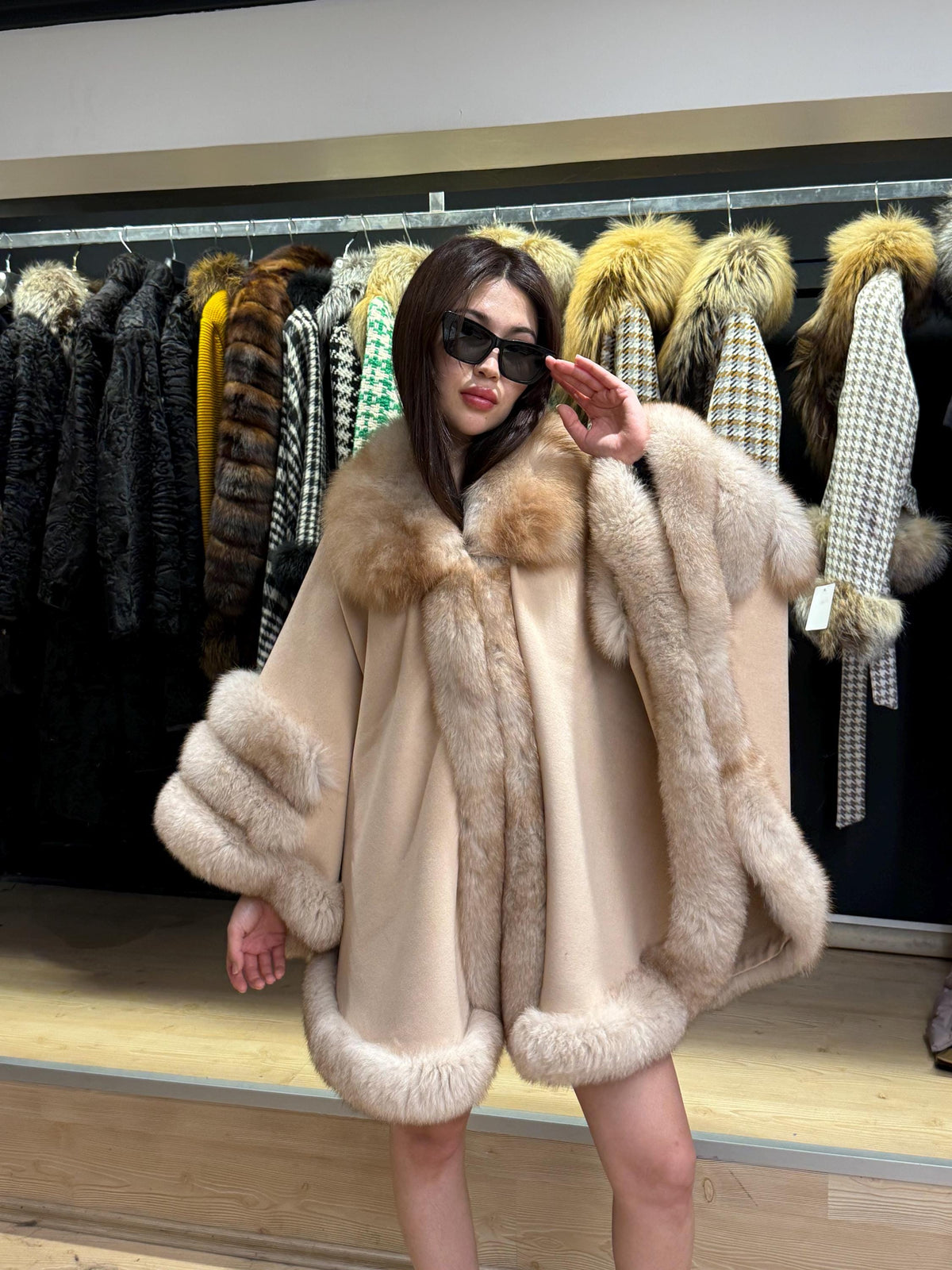 Beige Cashmere Cape With Fox Fur Trim, Women’s Wool Shawl Front Skirt - Fox Fur Jacket. Beige Fox Fur Jacket. Fox Fur Trim Coat. Fox Fur